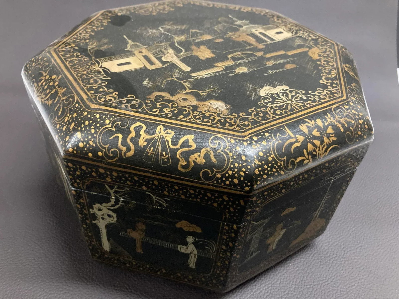 Large Chinese Tea Box Black Lacquered Gilt Hand Painted Octagonal Box 1940s - 8