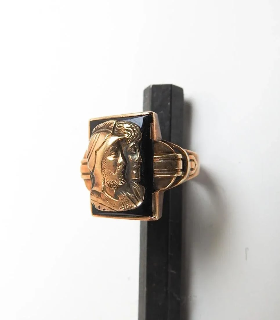 Early 20th Century 10k Gold Onyx Profile Ring - 4