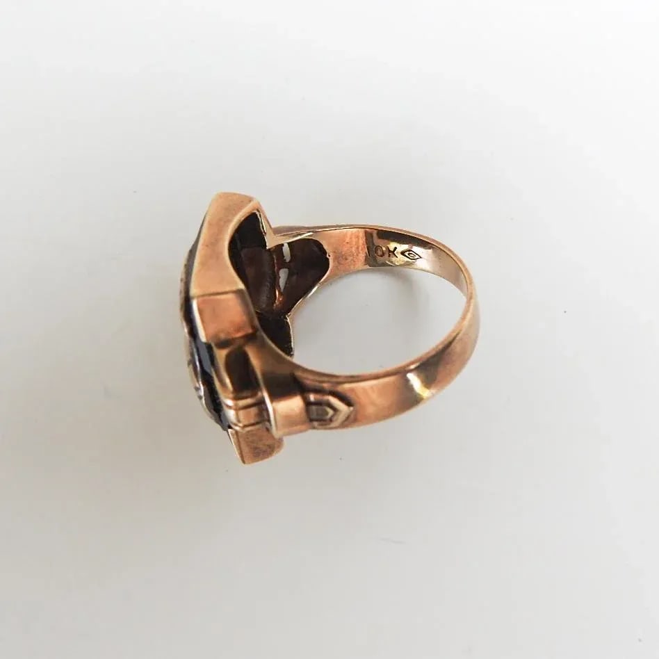 Early 20th Century 10k Gold Onyx Profile Ring - 6