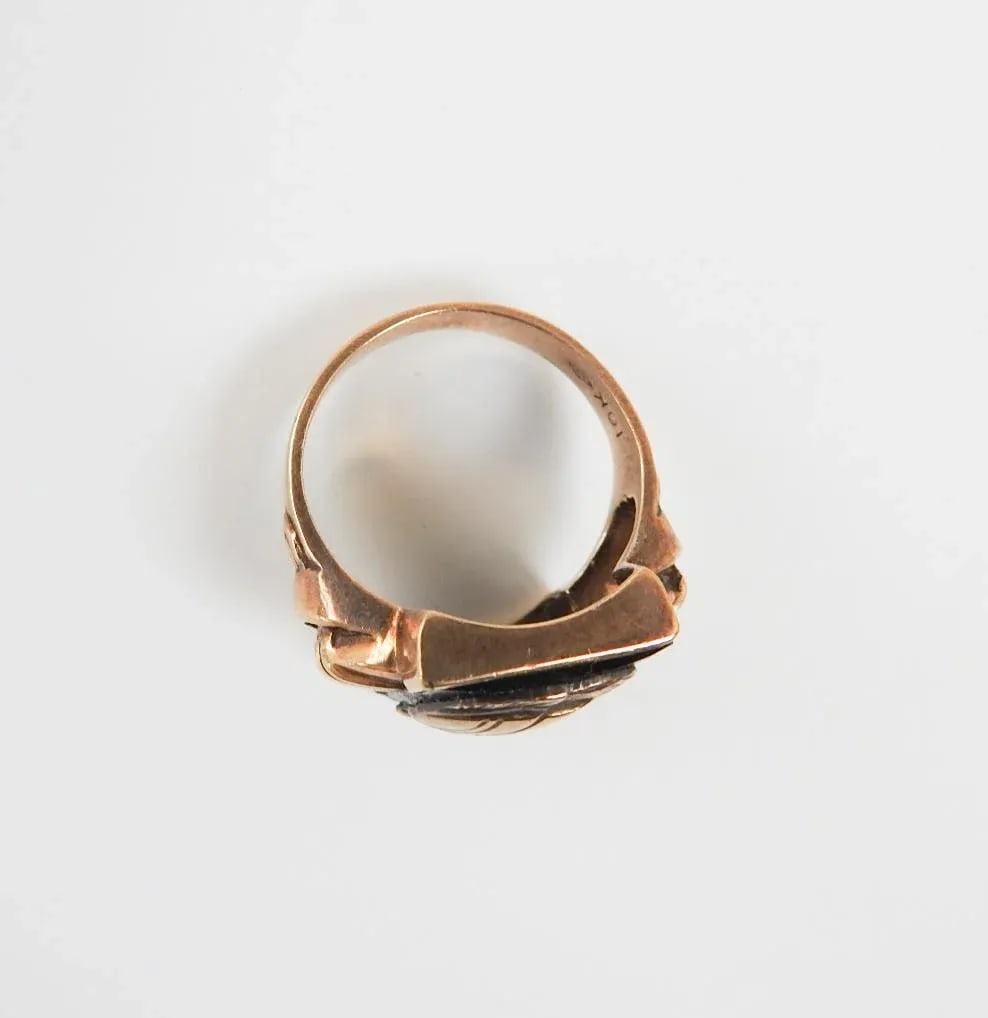 Early 20th Century 10k Gold Onyx Profile Ring - 7