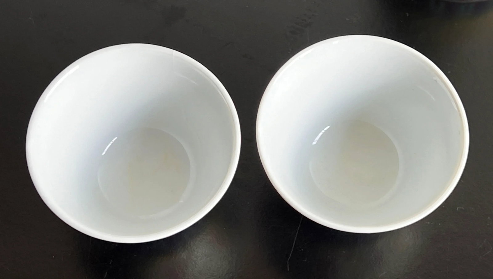 Vintage Famille Rose Yellow-Ground Small Sake or Tea Pot & Pair of Cups - Set of 3 - 4