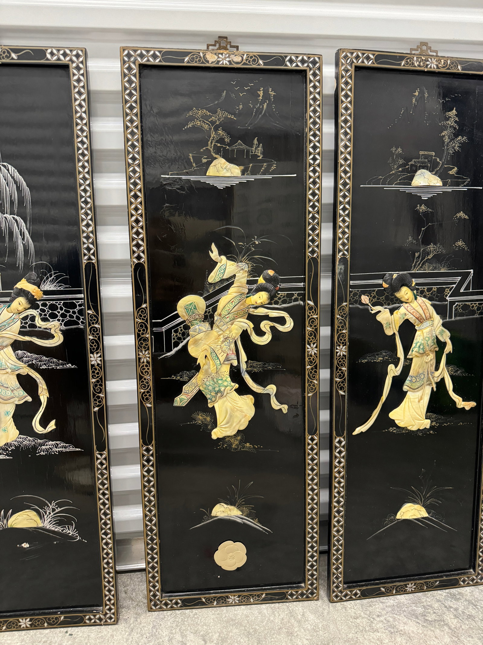 1950s Vintage Chinoiserie Geisha Asian Wall Panel Accents With Mother of Pearl Inlays - Set of 4, Fr - 4