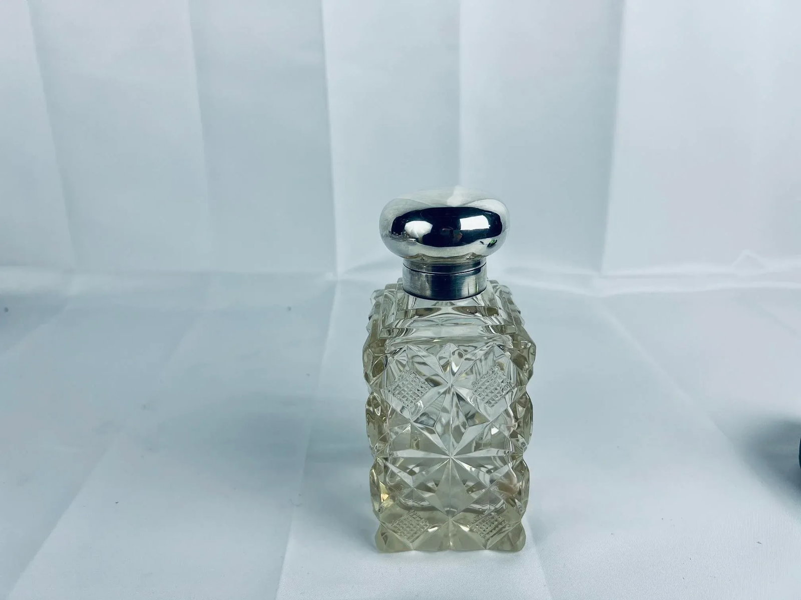 English Sterling Silver & Cut Glass Vanity Jar, Early 20th Century - 2