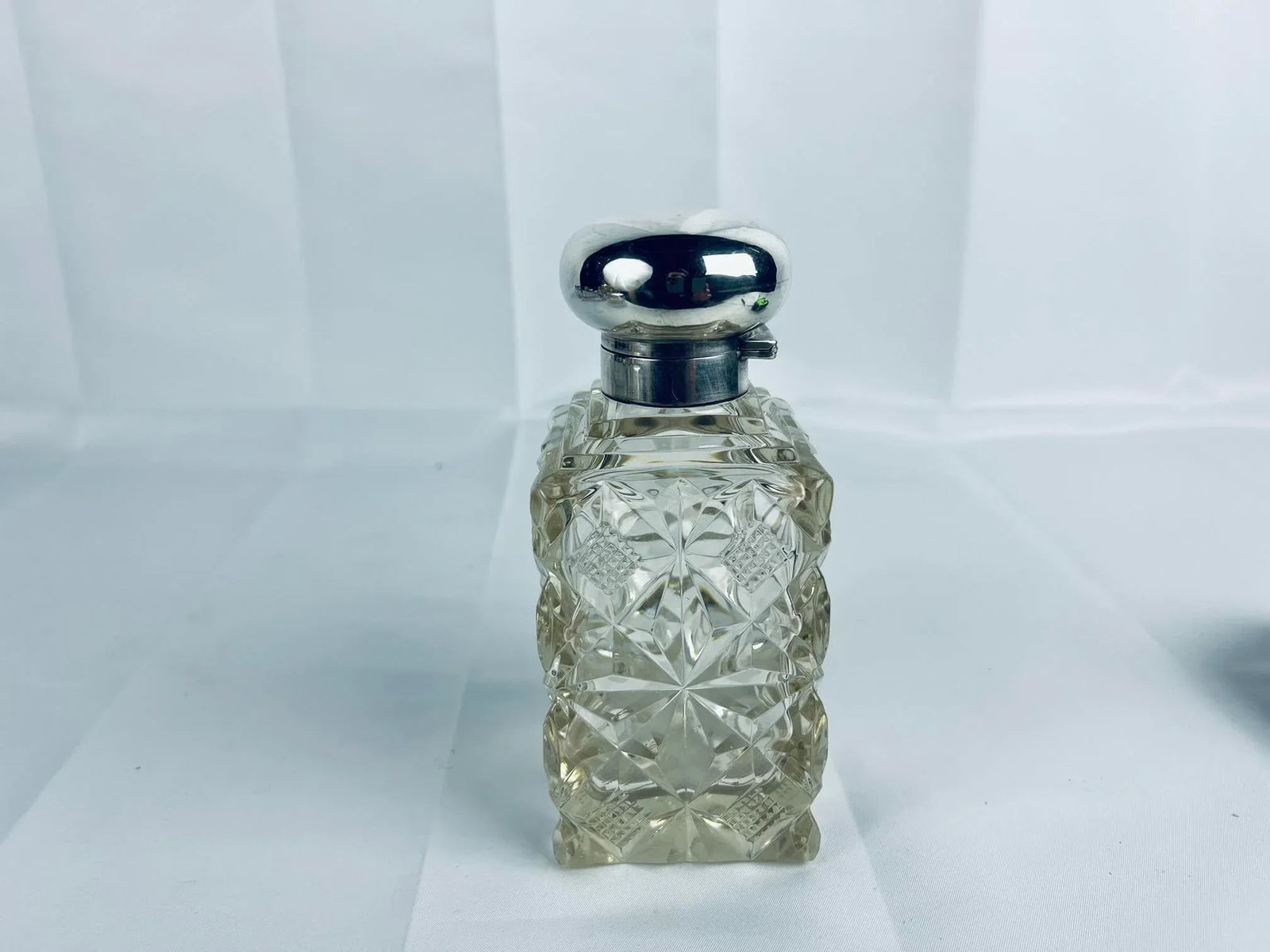 English Sterling Silver & Cut Glass Vanity Jar, Early 20th Century - 4