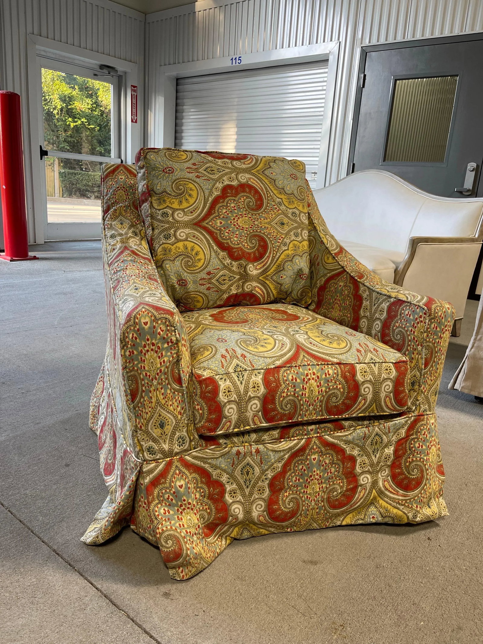 Swivel Glider Chair Slipcovered in Paisley Design Fabric, 21st Century - 2