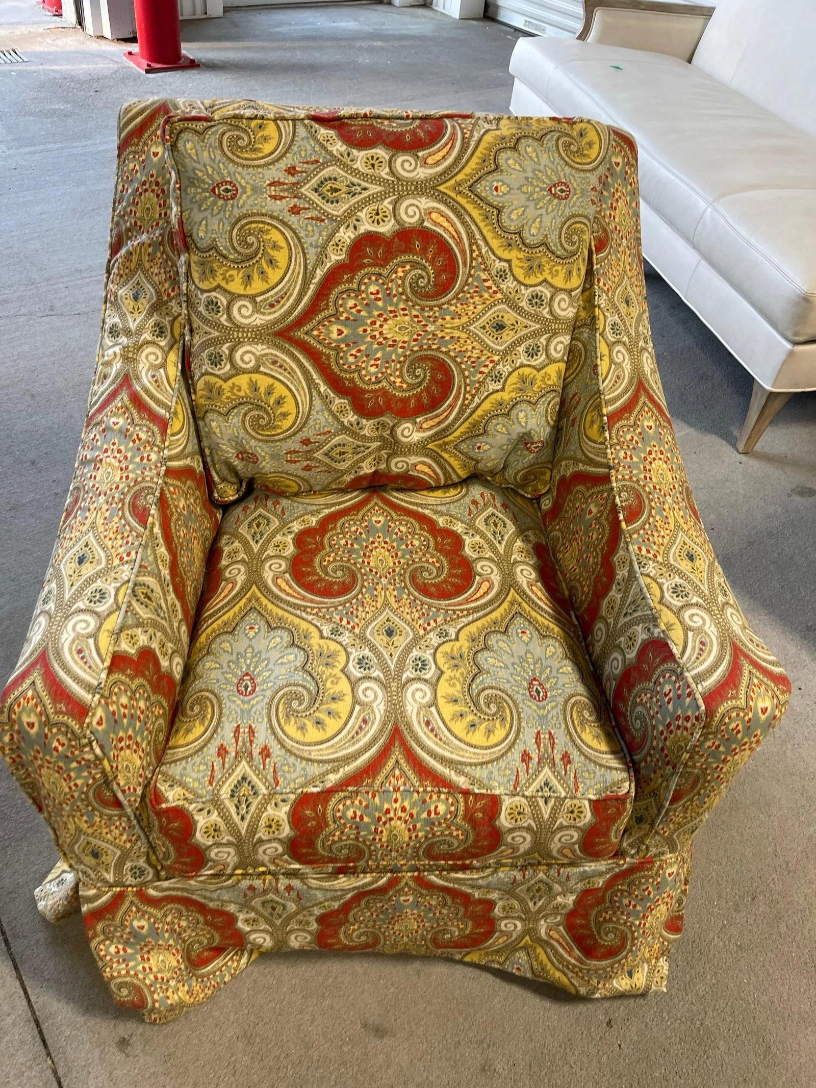 Swivel Glider Chair Slipcovered in Paisley Design Fabric, 21st Century - 3