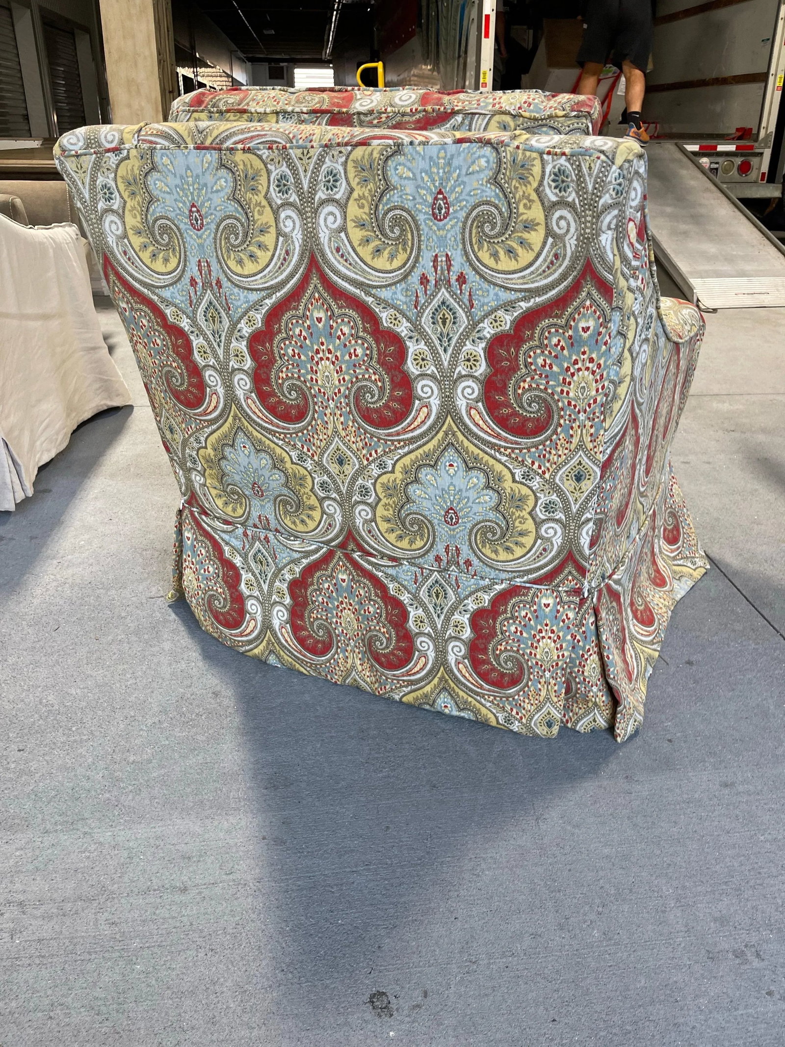 Swivel Glider Chair Slipcovered in Paisley Design Fabric, 21st Century - 5
