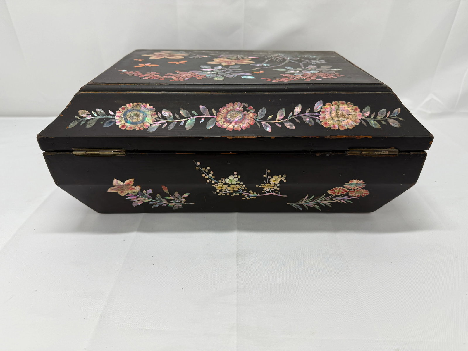 19th Century Chinese Export Black Lacquer & Mother of Pearl Sewing Box - 9