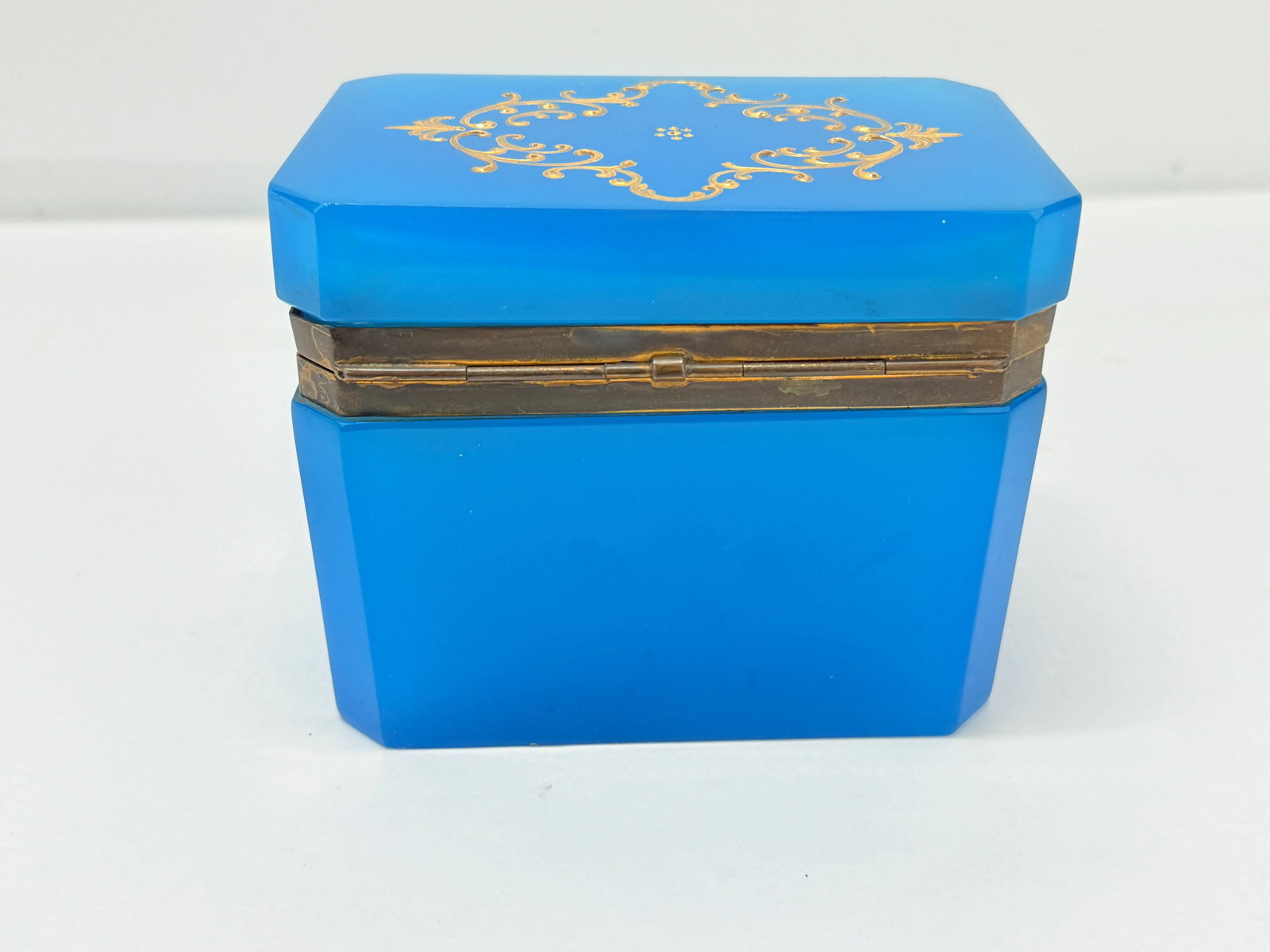 19th Century, Bohemian Barfatan or French Blue Opaline & Gilt Enameled Glass Box - 6