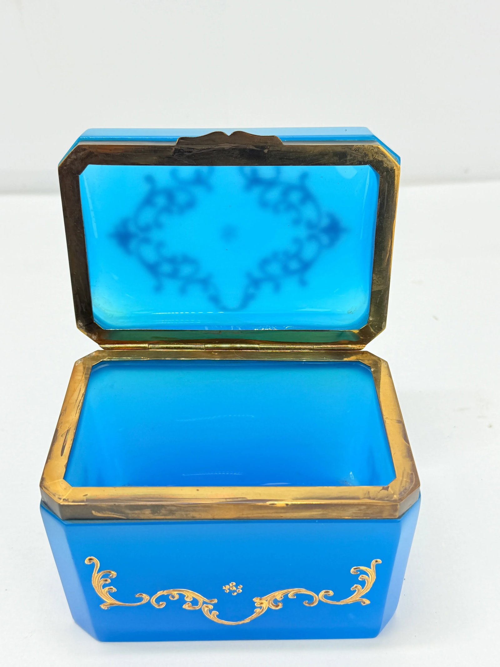 19th Century, Bohemian Barfatan or French Blue Opaline & Gilt Enameled Glass Box - 9