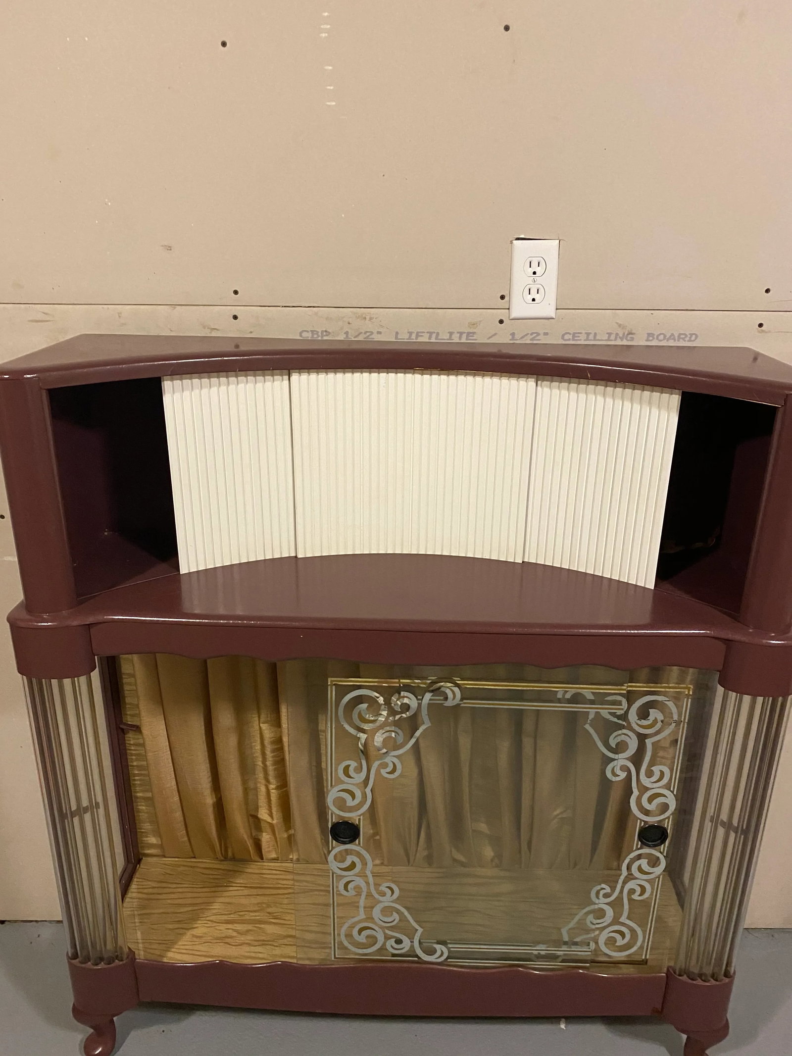1920s Vintage Barber Shop Cabinet Bar - 5
