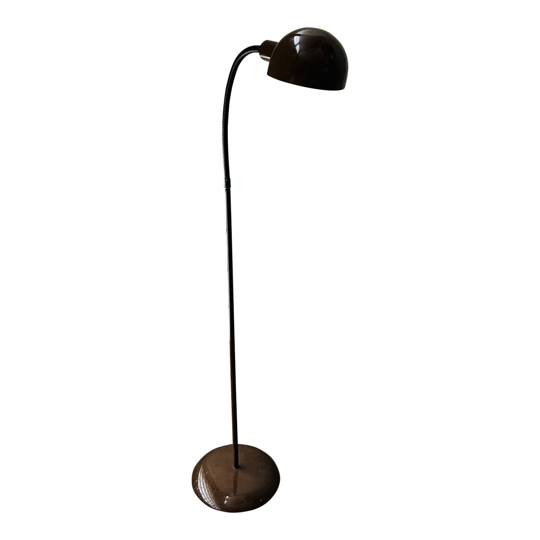 1970s Brown Gooseneck Floor Lamp by Underwriters Laboratories: Sleek and functional, this 1970s brown gooseneck floor lamp by Underwriters Lighting Company features a high-gloss lacquered finish that catches the light.The flexible neck allows for adjustable light