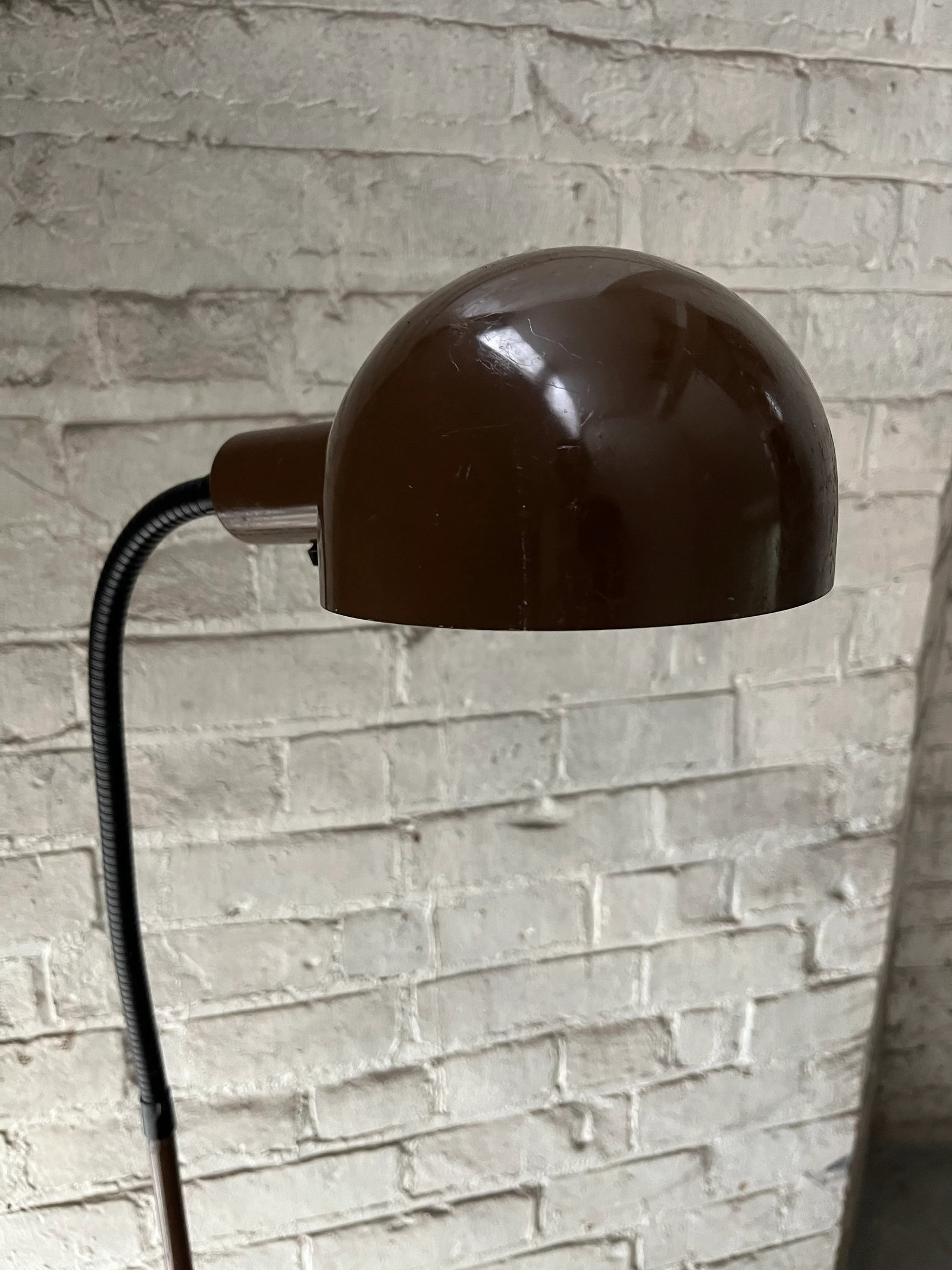 1970s Brown Gooseneck Floor Lamp by Underwriters Laboratories - 3