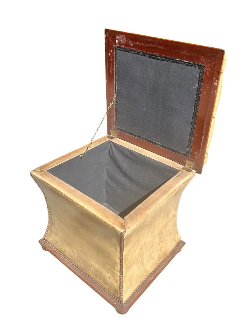 English Leather Upholstered Victorian Ottoman With Storage - 2