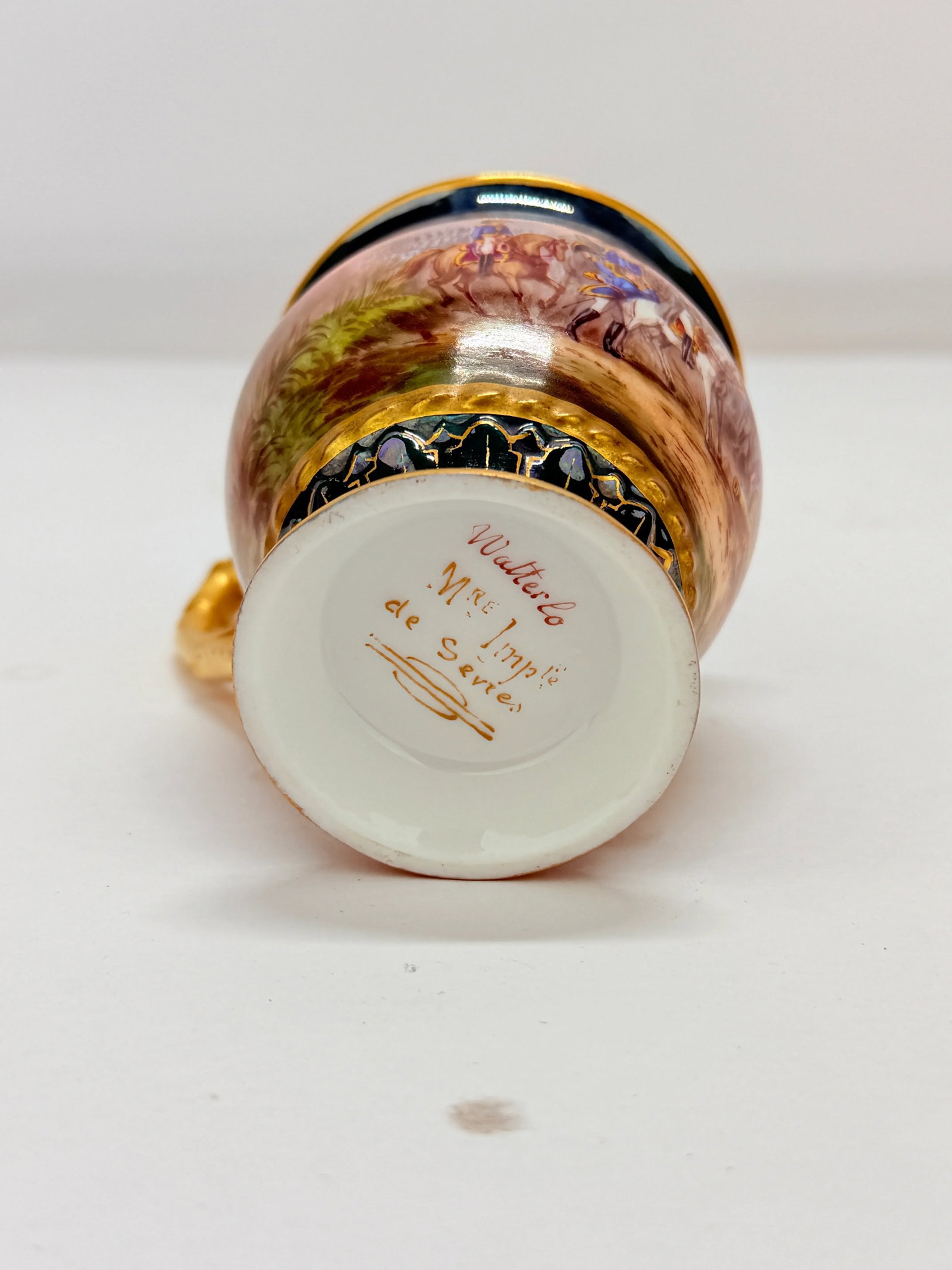 19th Century, Sevres Style "Battle of Waterloo" Porcelain Cup - Signed Desprez - 8