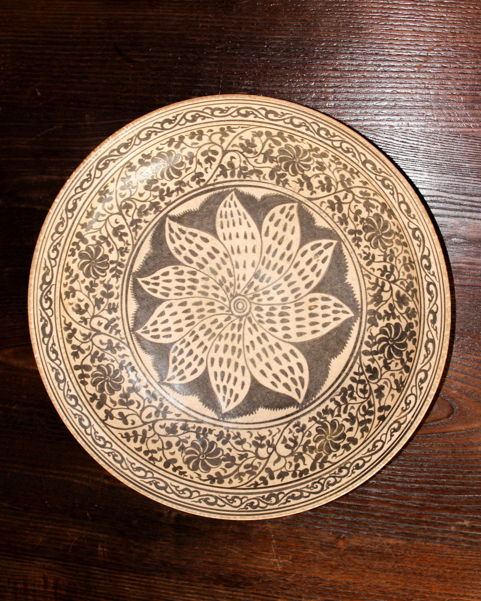 15th Century Northern Thailand Wang Kalong Kiln Ceramic Bowl With Iron Glaze - 2