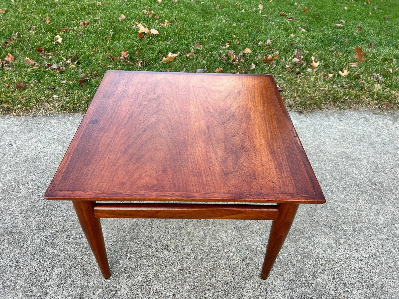 Mid 20th Century Modern Walnut Side Table by Heritage - 10