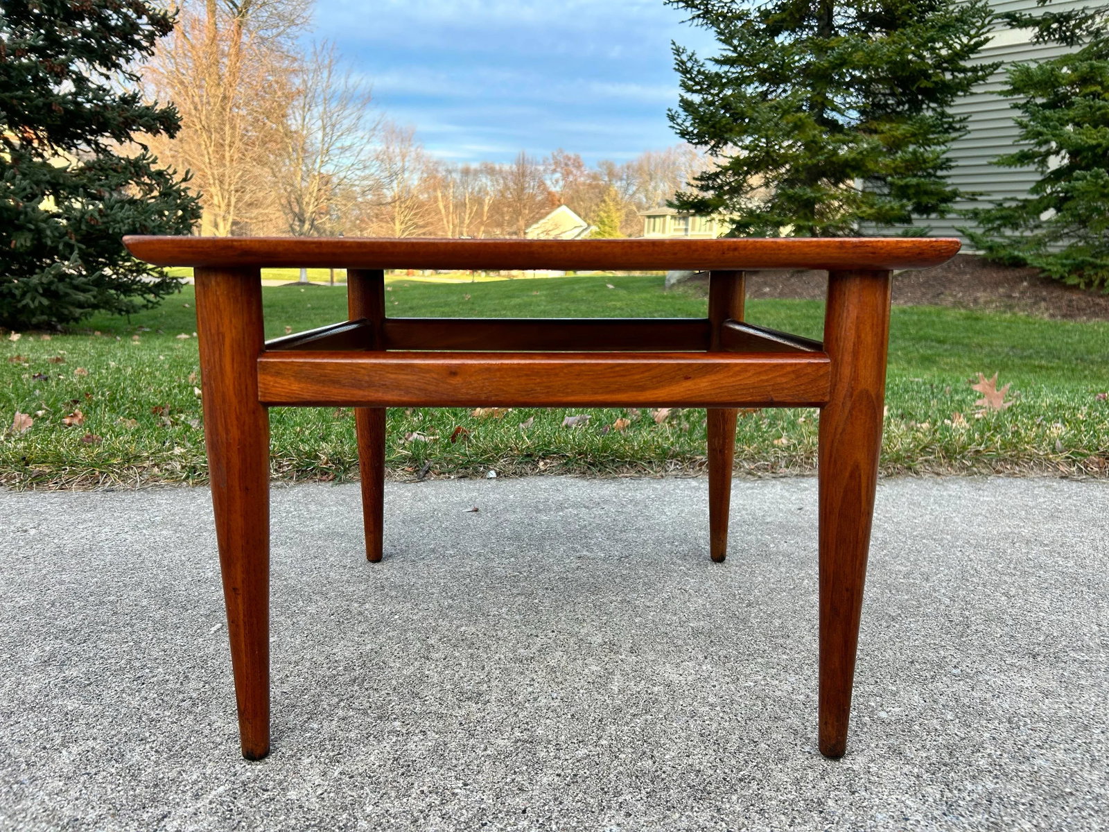 Mid 20th Century Modern Walnut Side Table by Heritage - 2