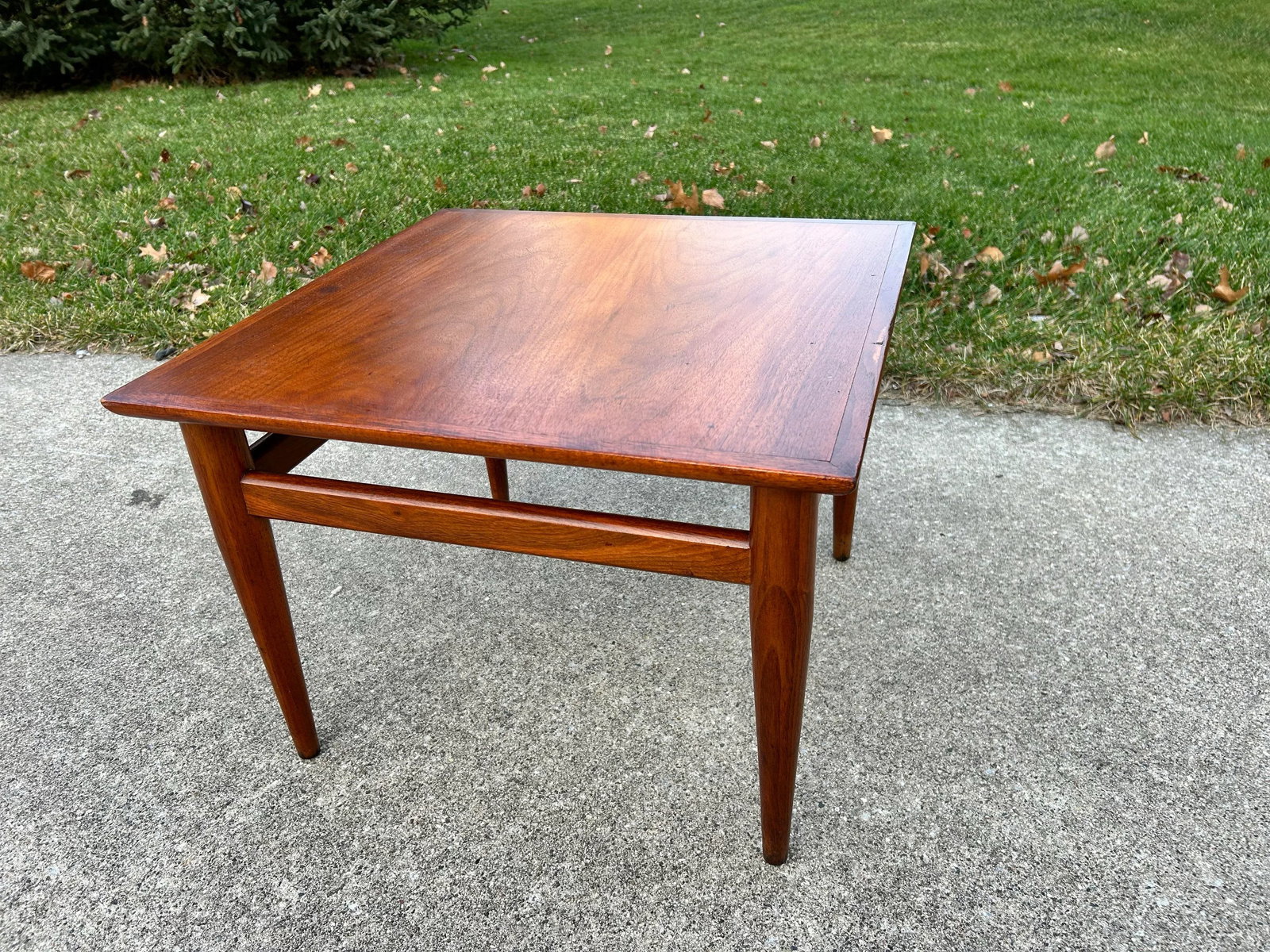 Mid 20th Century Modern Walnut Side Table by Heritage - 4