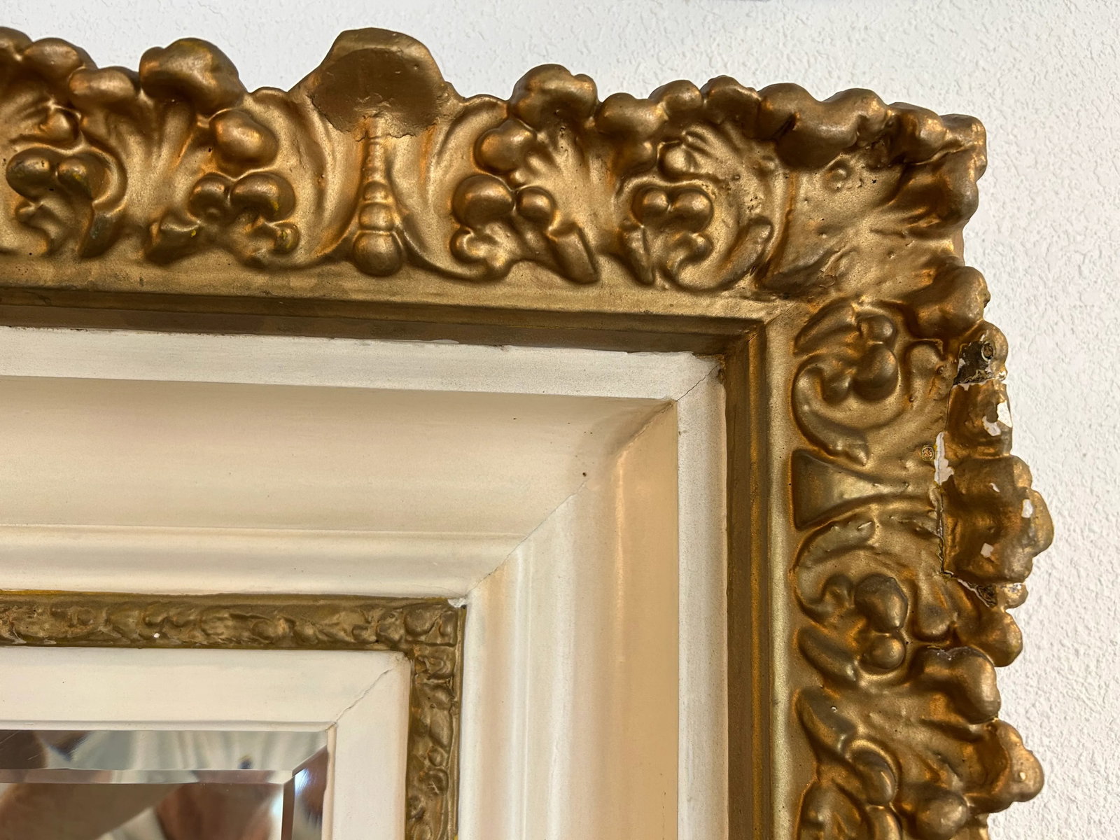 Late 19th Century Large Ornate Gilt and Cream Mirror - 3