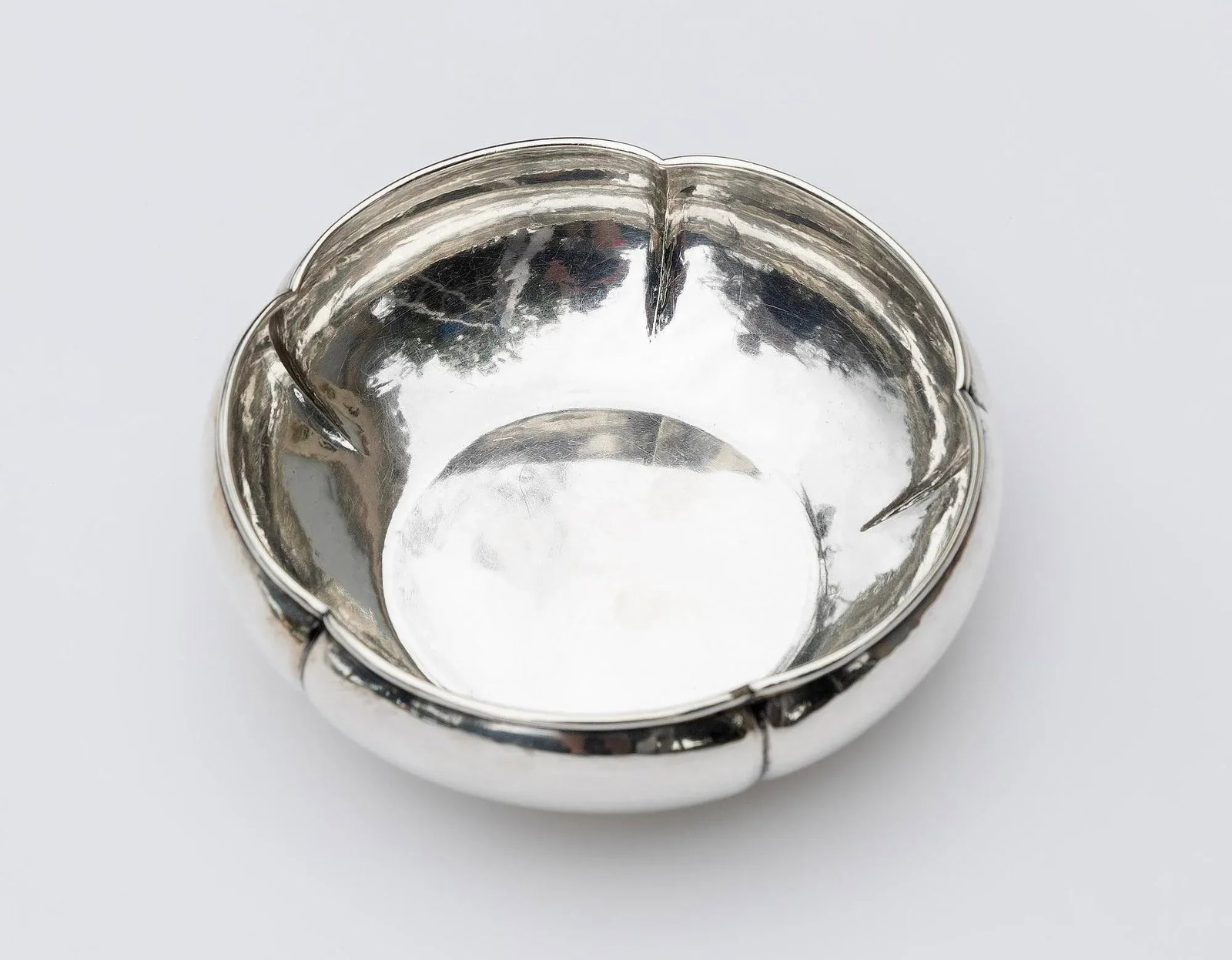 Sterling Silver Arts and Crafts Scalloped Bowl, 1938 - 3