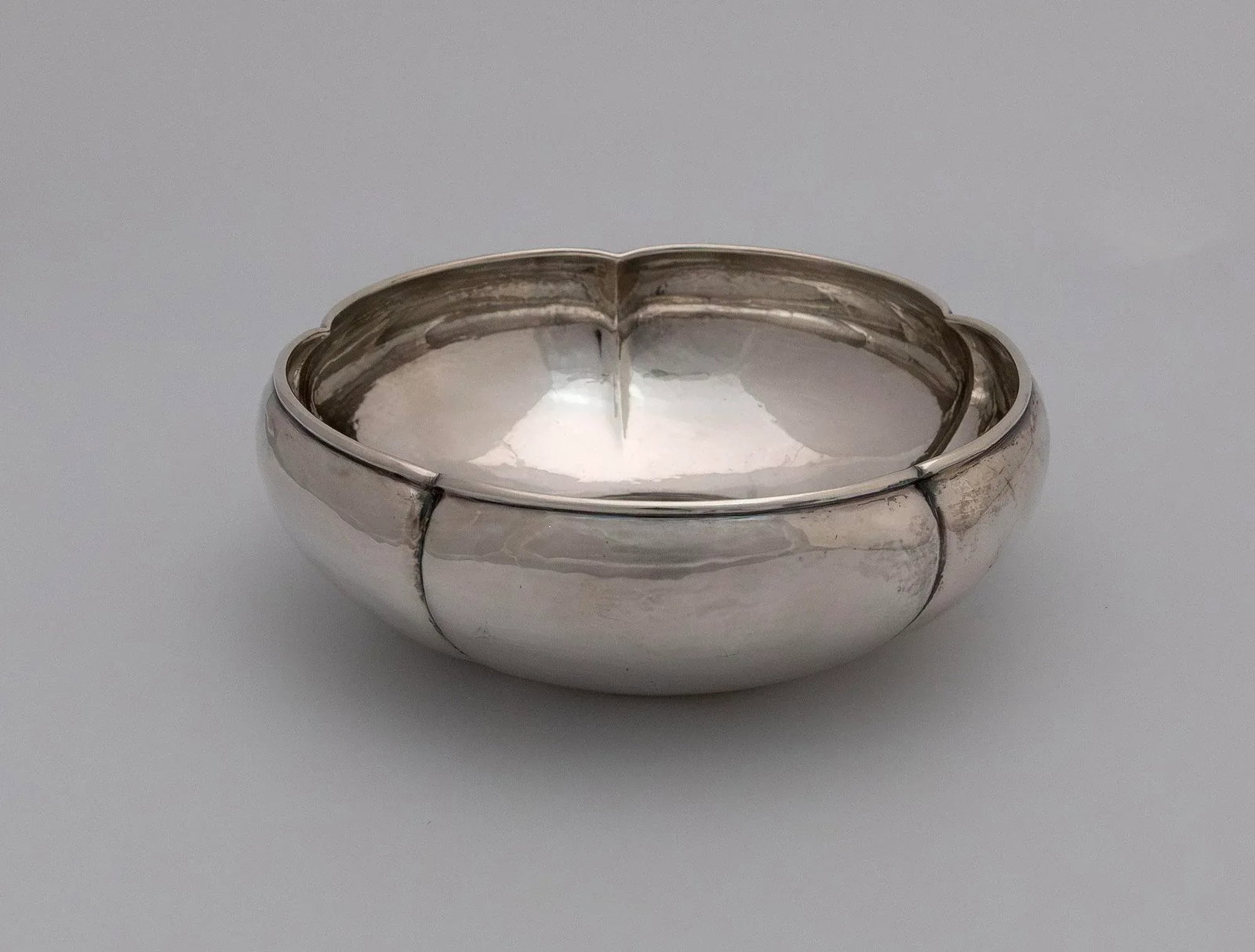 Sterling Silver Arts and Crafts Scalloped Bowl, 1938 - 5