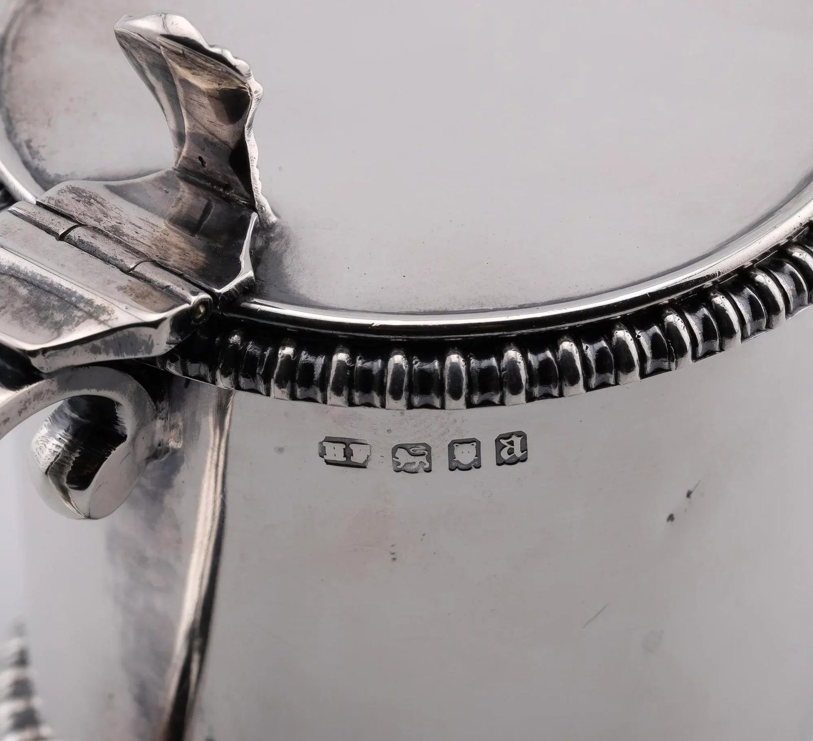 19th Century Victorian English Sterling Silver Mustard Pot With Liner and Spoon - 6