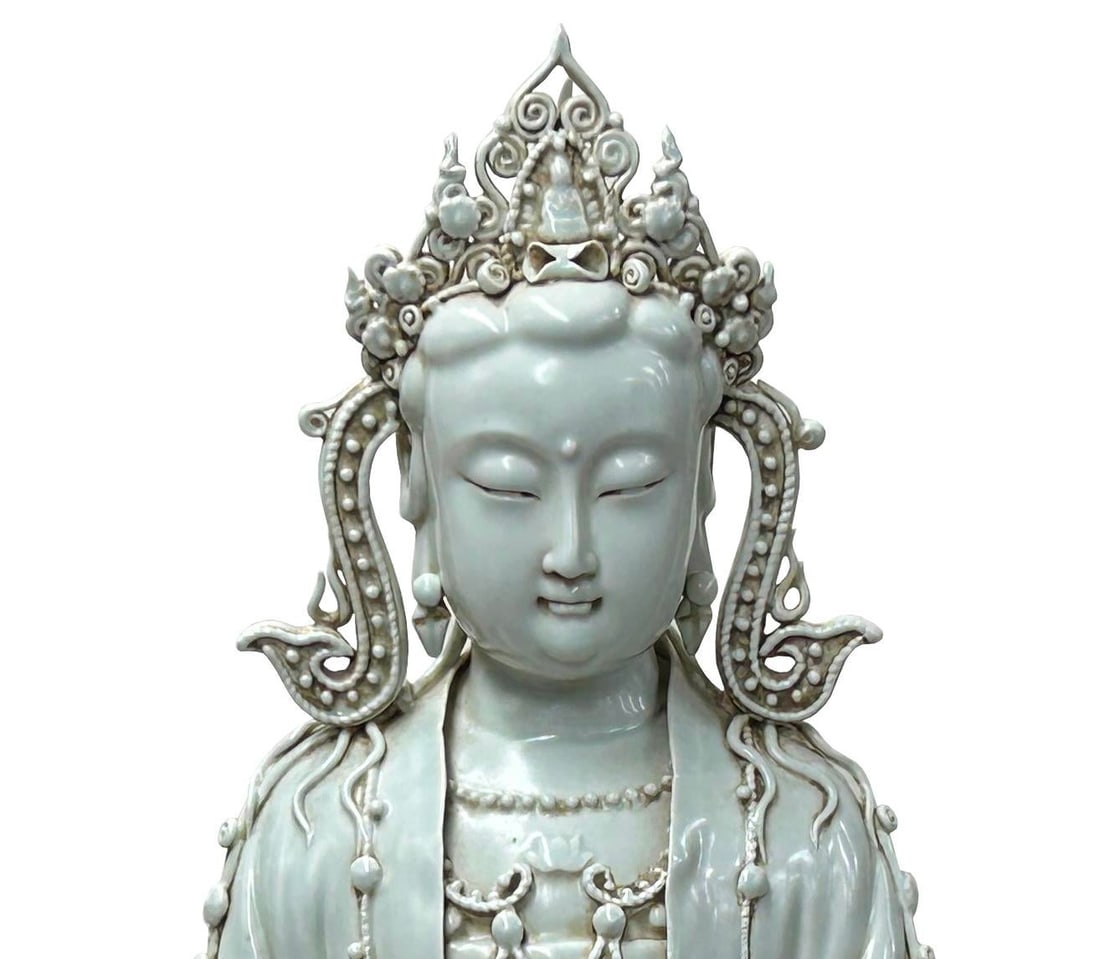 Pale Celadon White GuanYin Bodhisattva Tong Style Porcelain Statue - 2