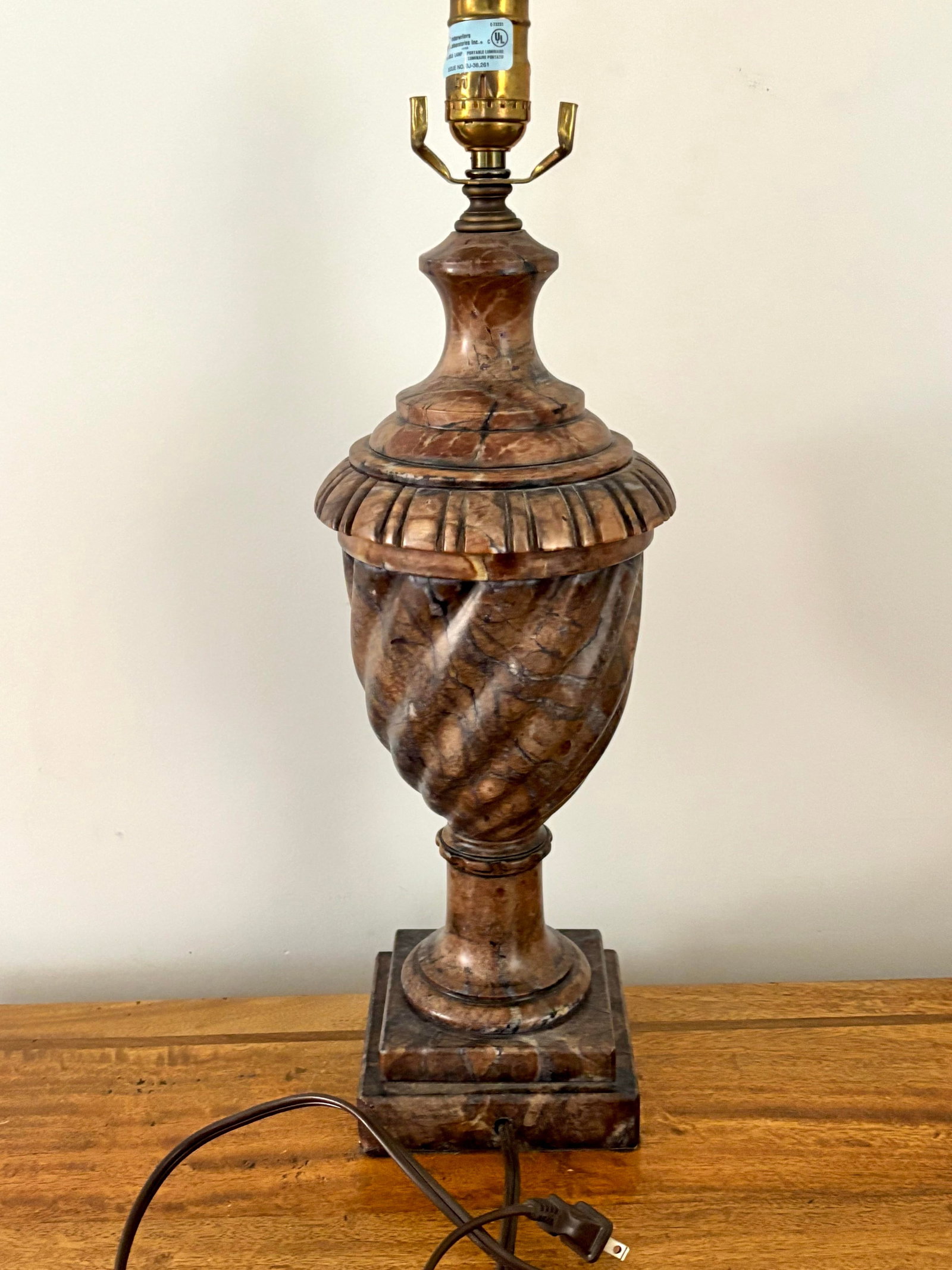 1960s Neoclassical Italian Alabaster Urn Table Lamp - 10