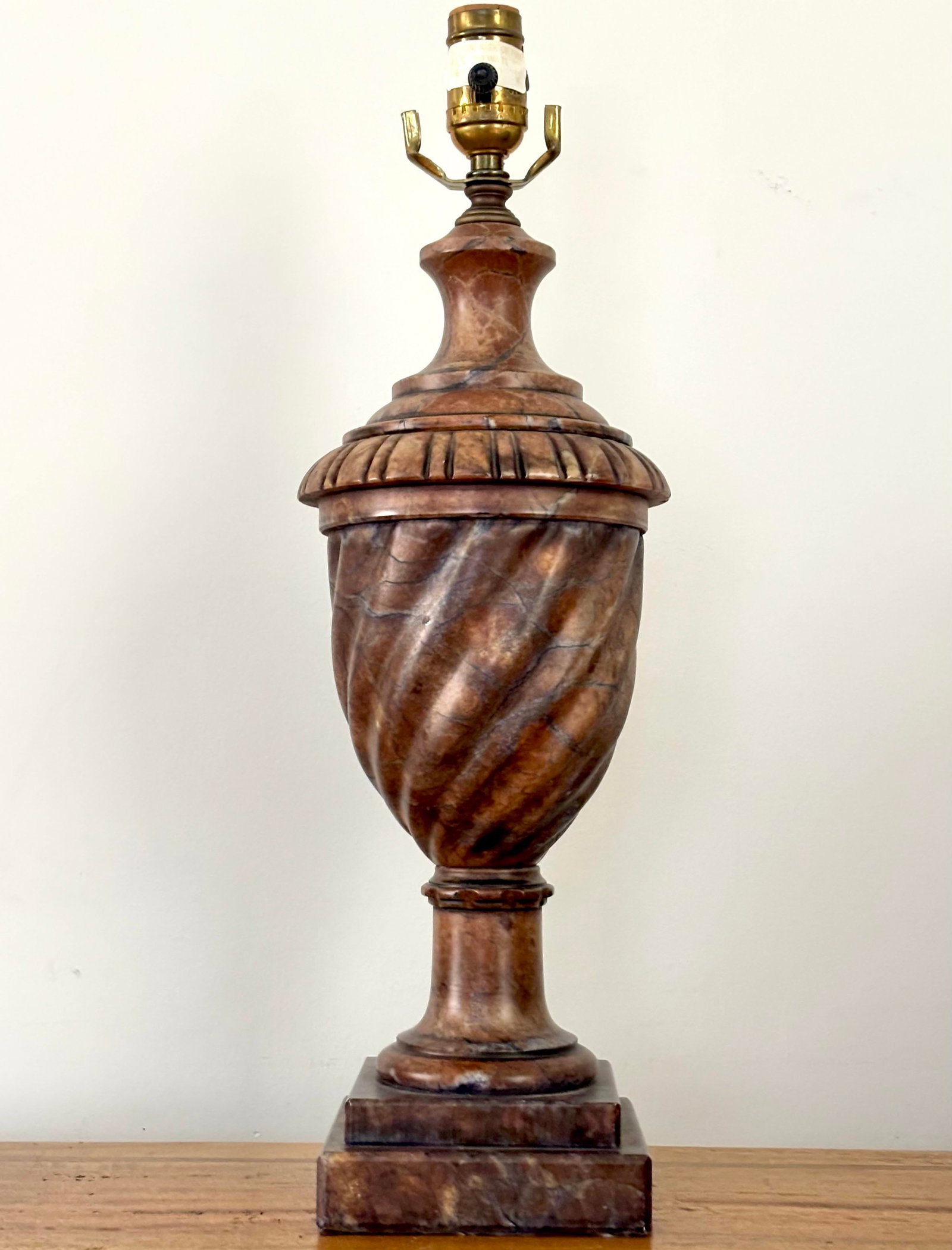 1960s Neoclassical Italian Alabaster Urn Table Lamp - 5