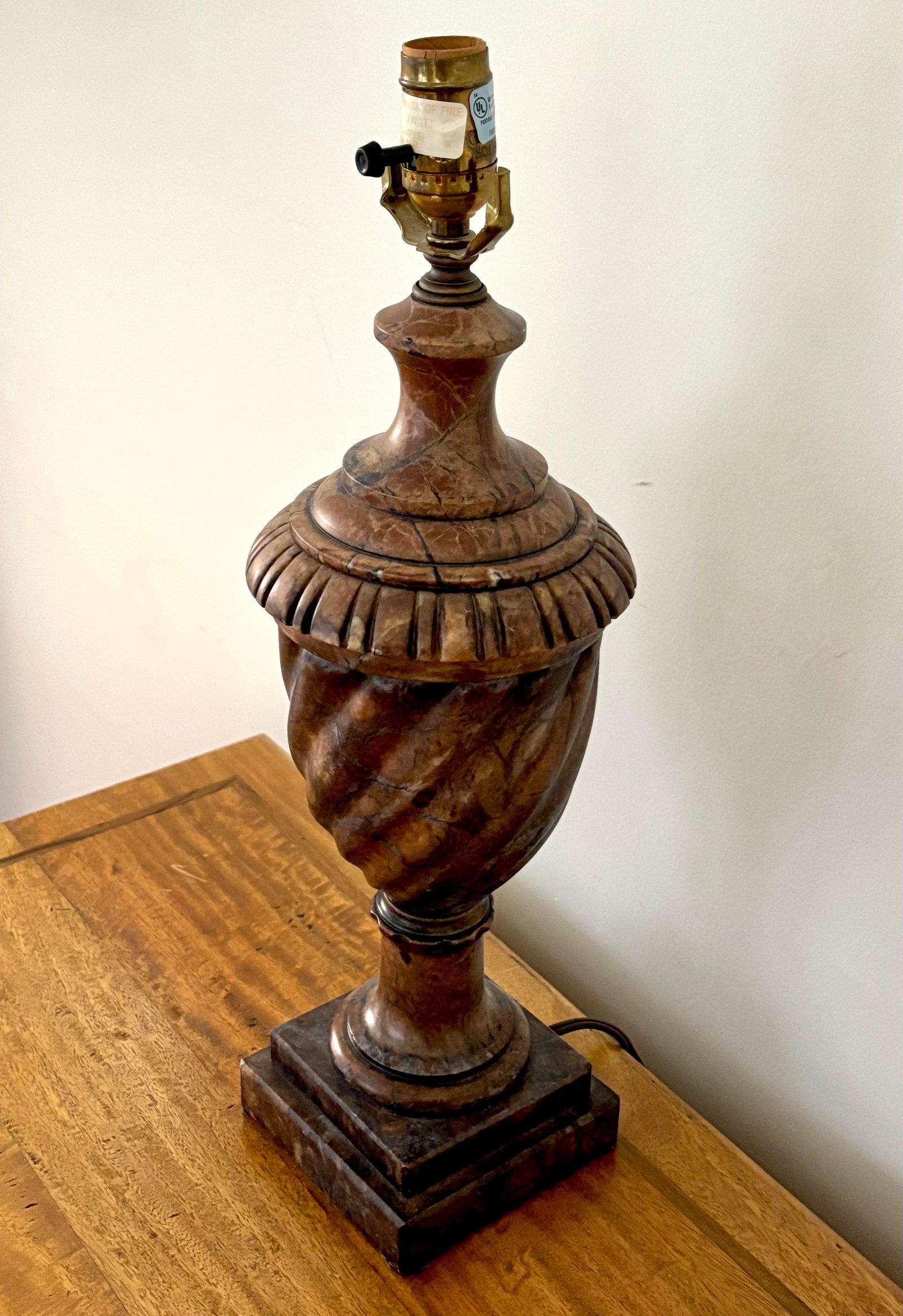 1960s Neoclassical Italian Alabaster Urn Table Lamp - 7