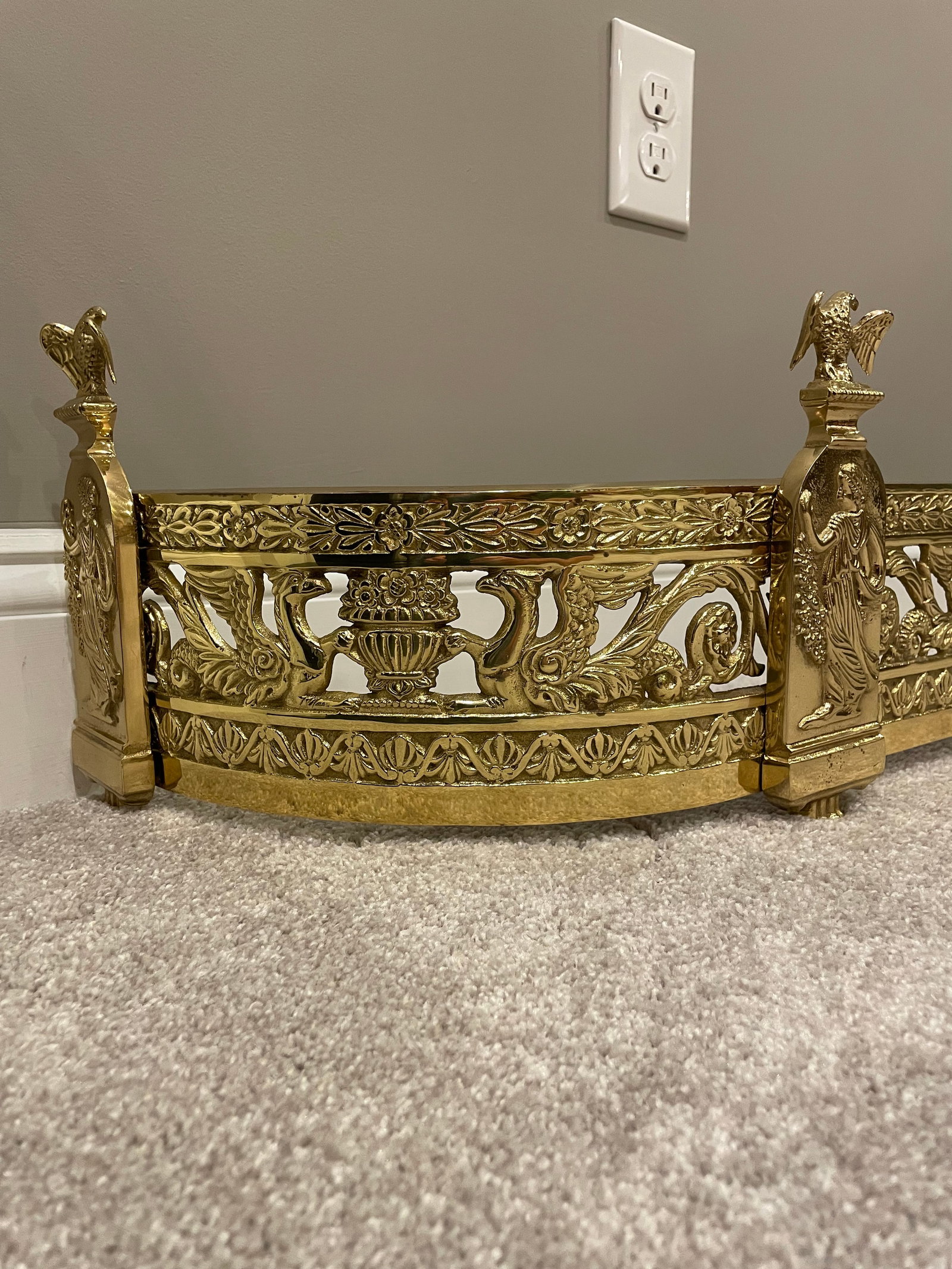 Traditional Design High Sheen Brass Fireplace Fender - 4