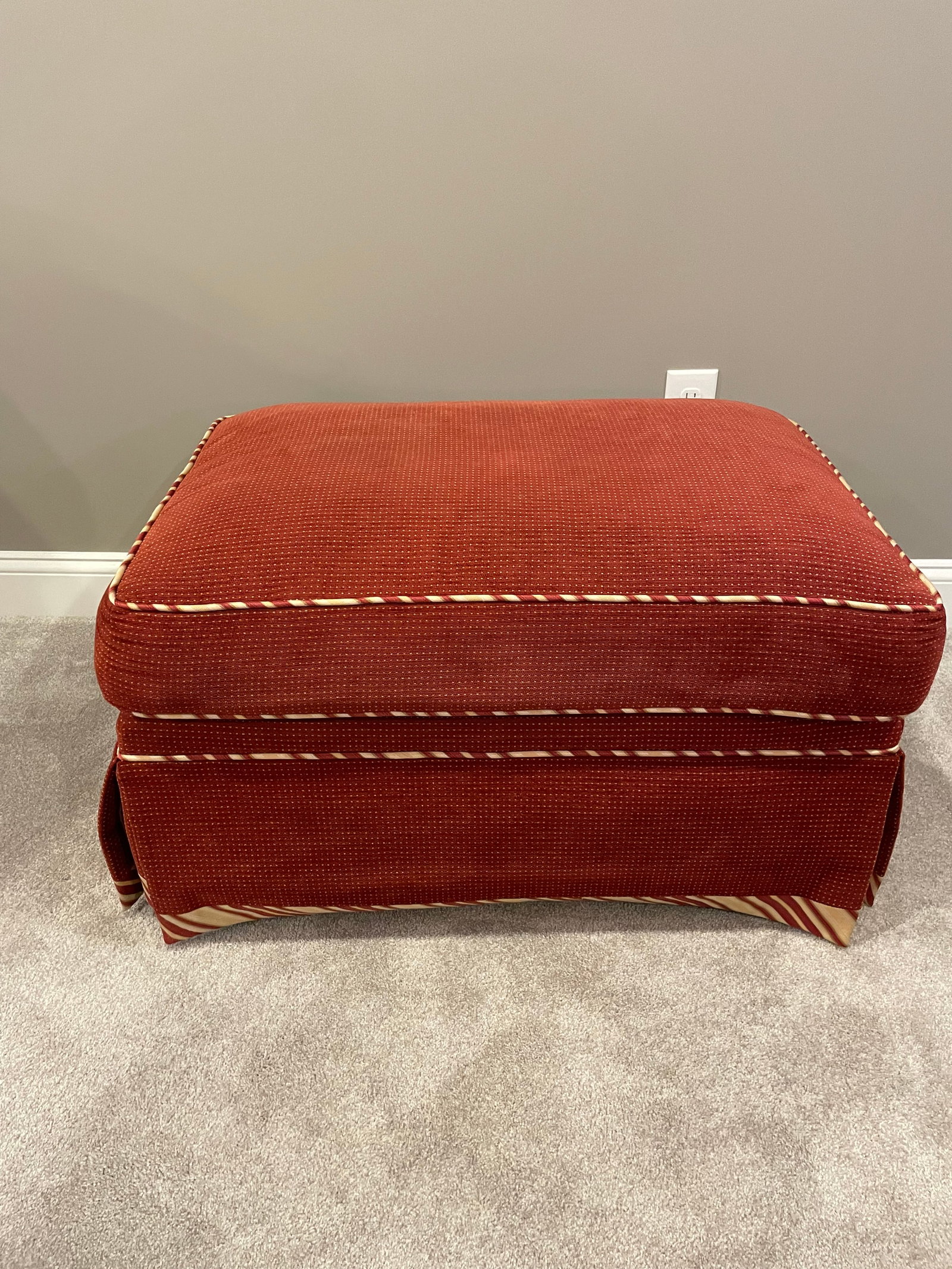 Southwood Arm Chair and Ottoman - 10