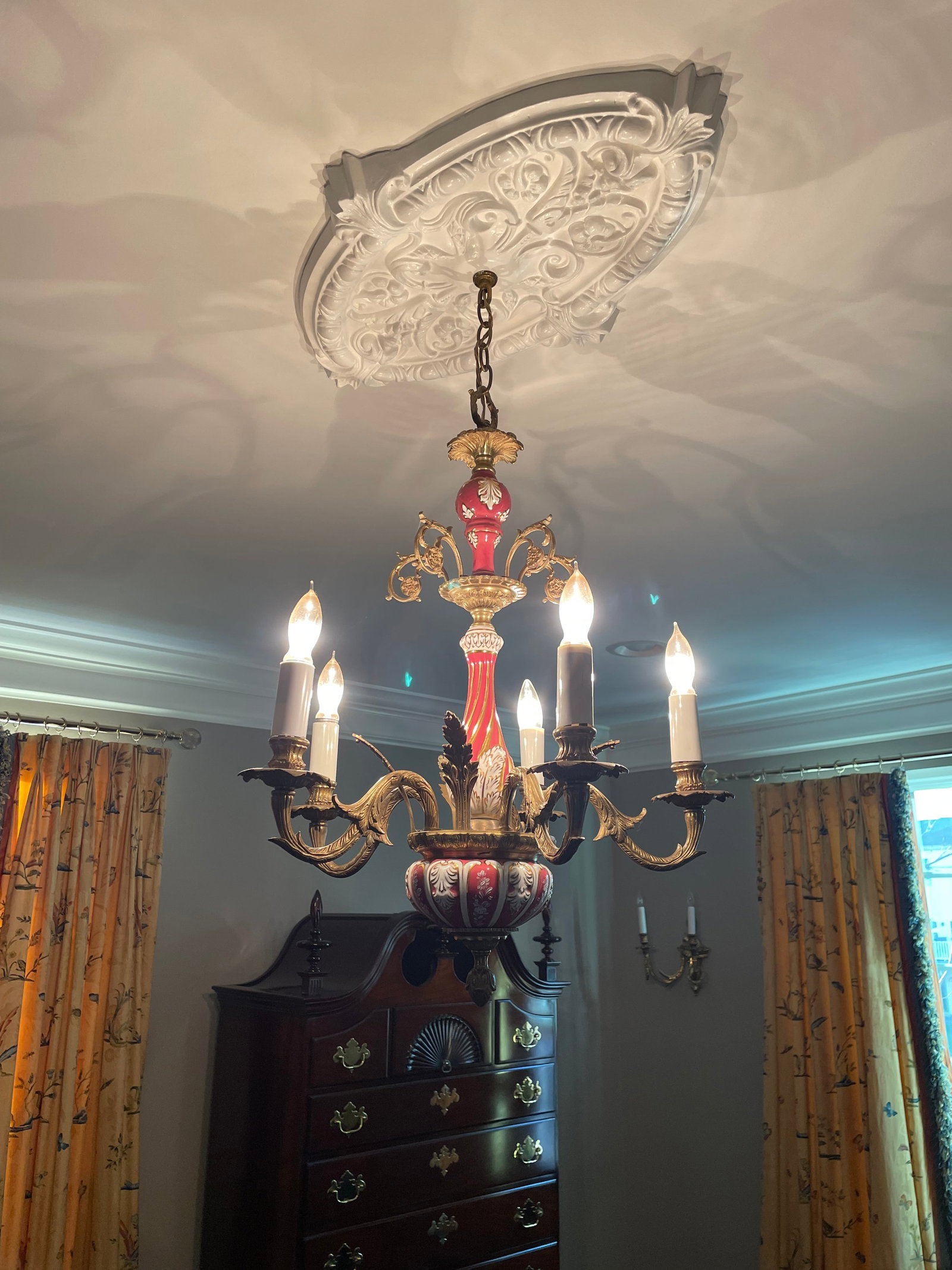 5 Light Brass and Ceramic Chandlier - 7
