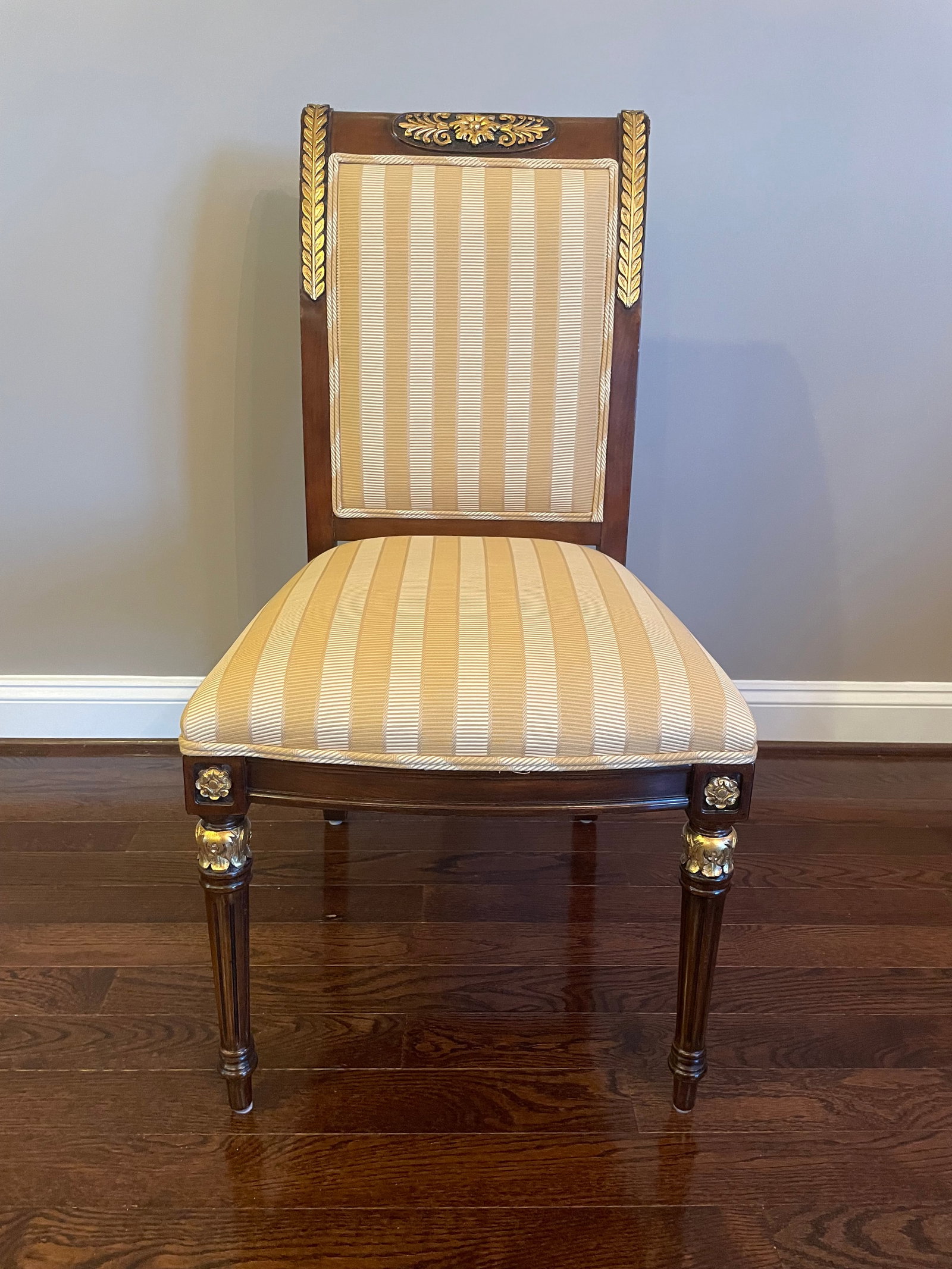 1990s Ej Victor Regency Mahogany Chippendale Dining Room Table and Set of 14 Chairs With by Gold Lea - 10