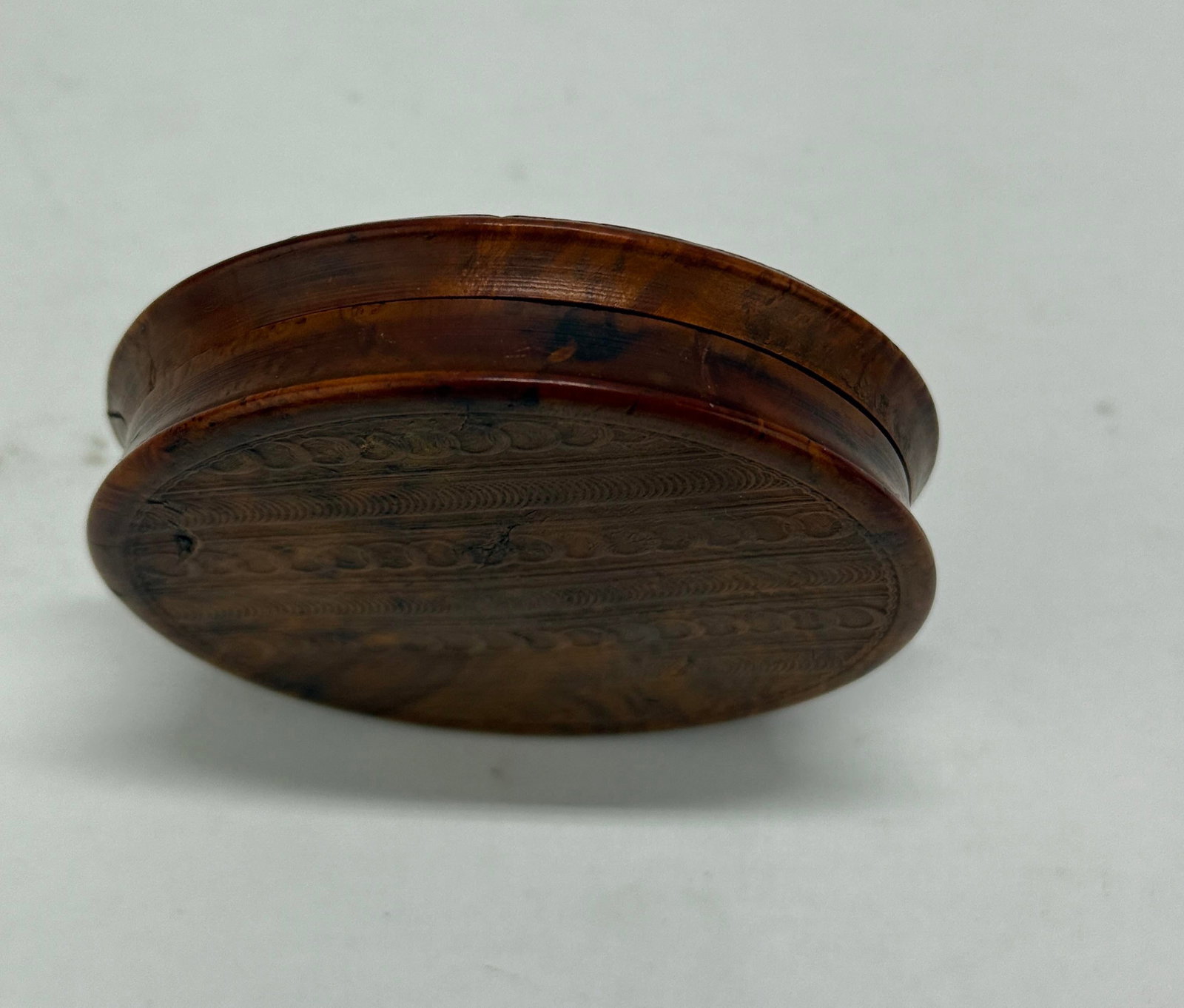 19th C. French Carved Boxwood Snuff Box, Prince Eugene at His Mother's Tomb - 3