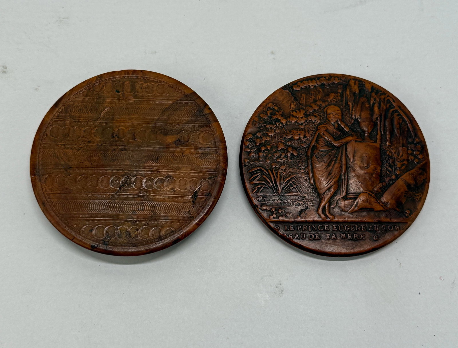19th C. French Carved Boxwood Snuff Box, Prince Eugene at His Mother's Tomb - 4