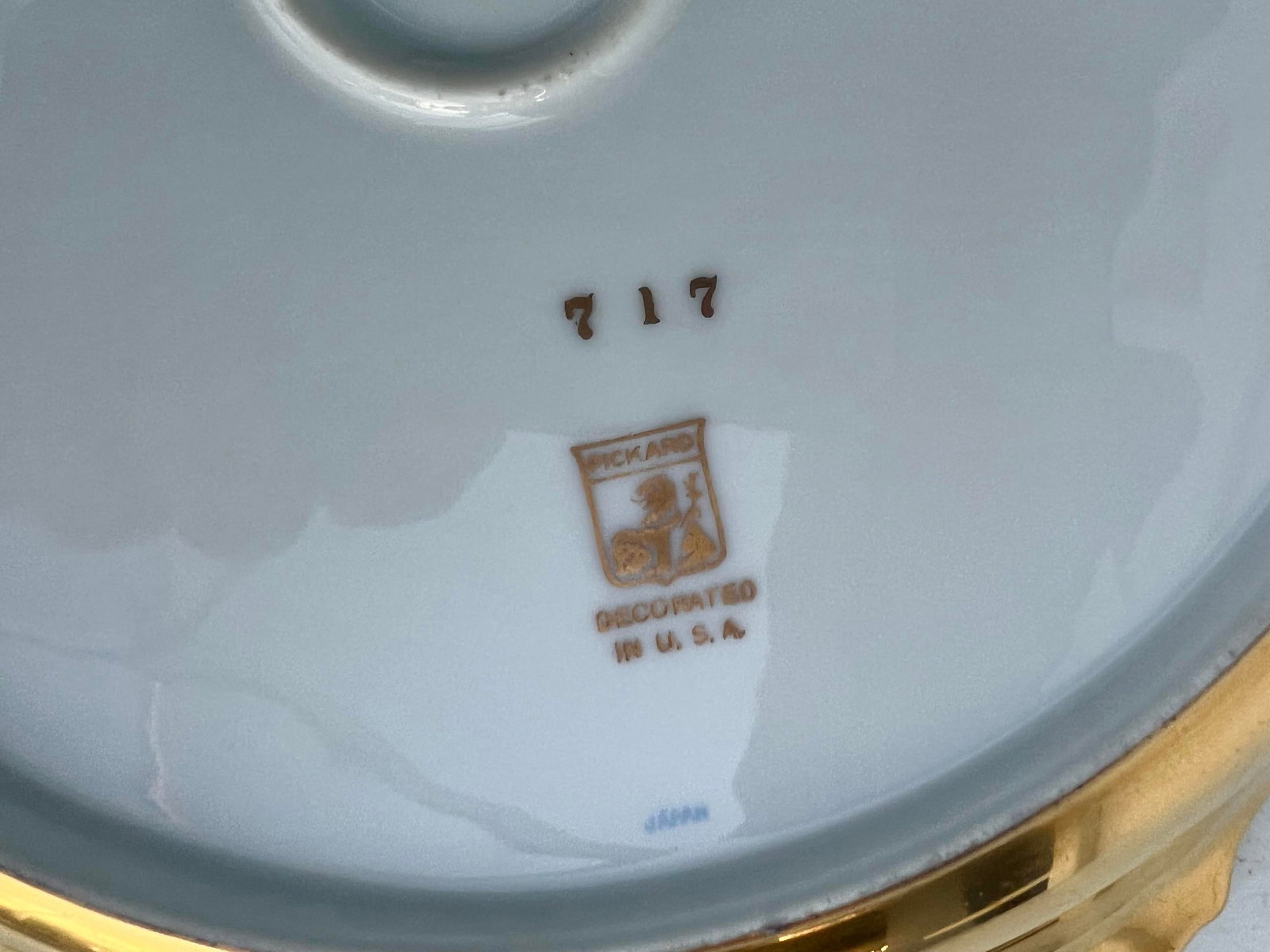 1930s Round Gold Porcelain Tray by Pickard - 4