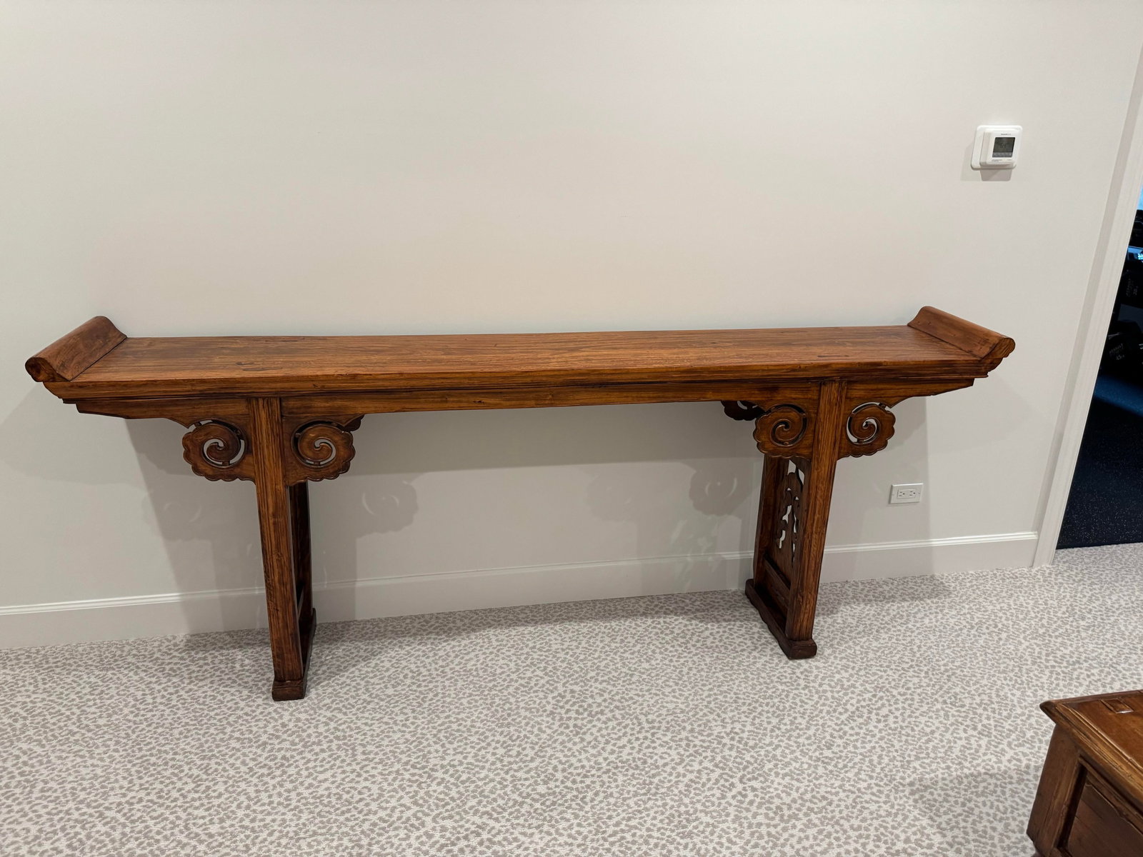 Hand-Carved Chinese Elm Altar Console Table - Cloud Scroll Carvings - Early 20th Century - 2