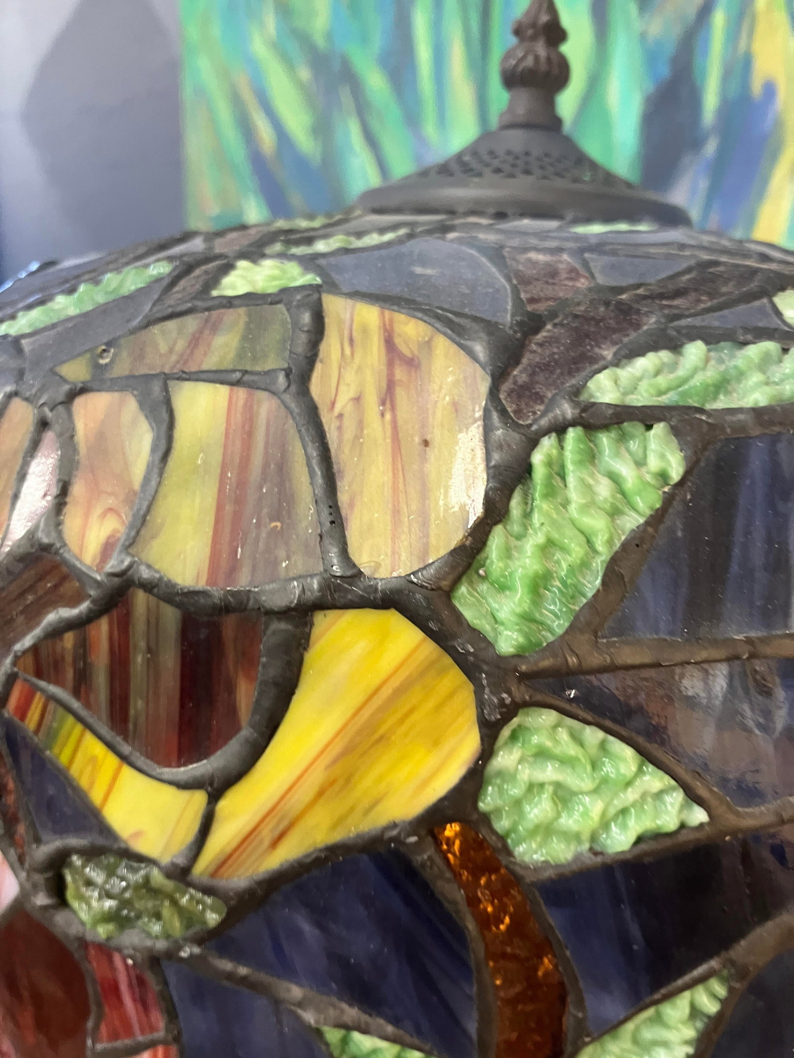 Late 20th Century Tiffany-Style Stained Glass Lamp - 3