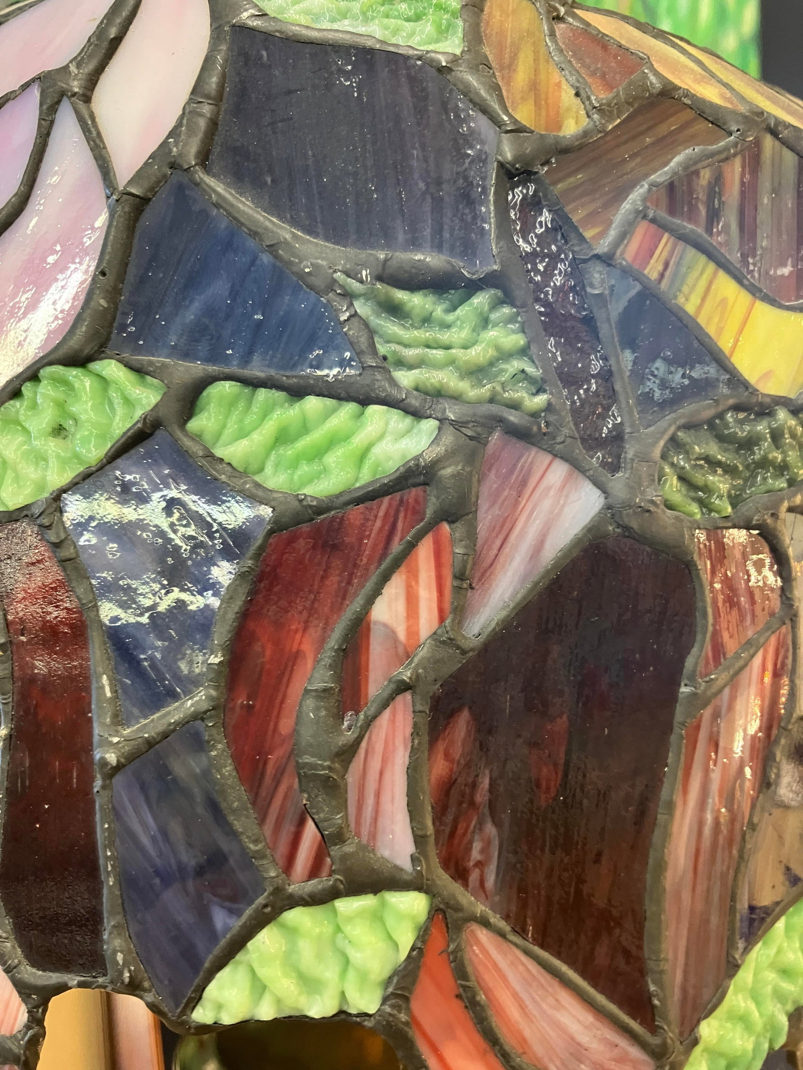 Late 20th Century Tiffany-Style Stained Glass Lamp - 4