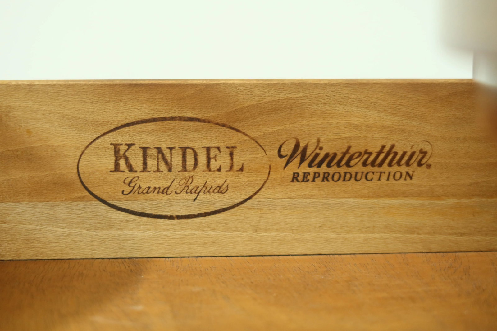 Kindel Winterthur Collection Highly Inlaid Mahogany Console Table - 10