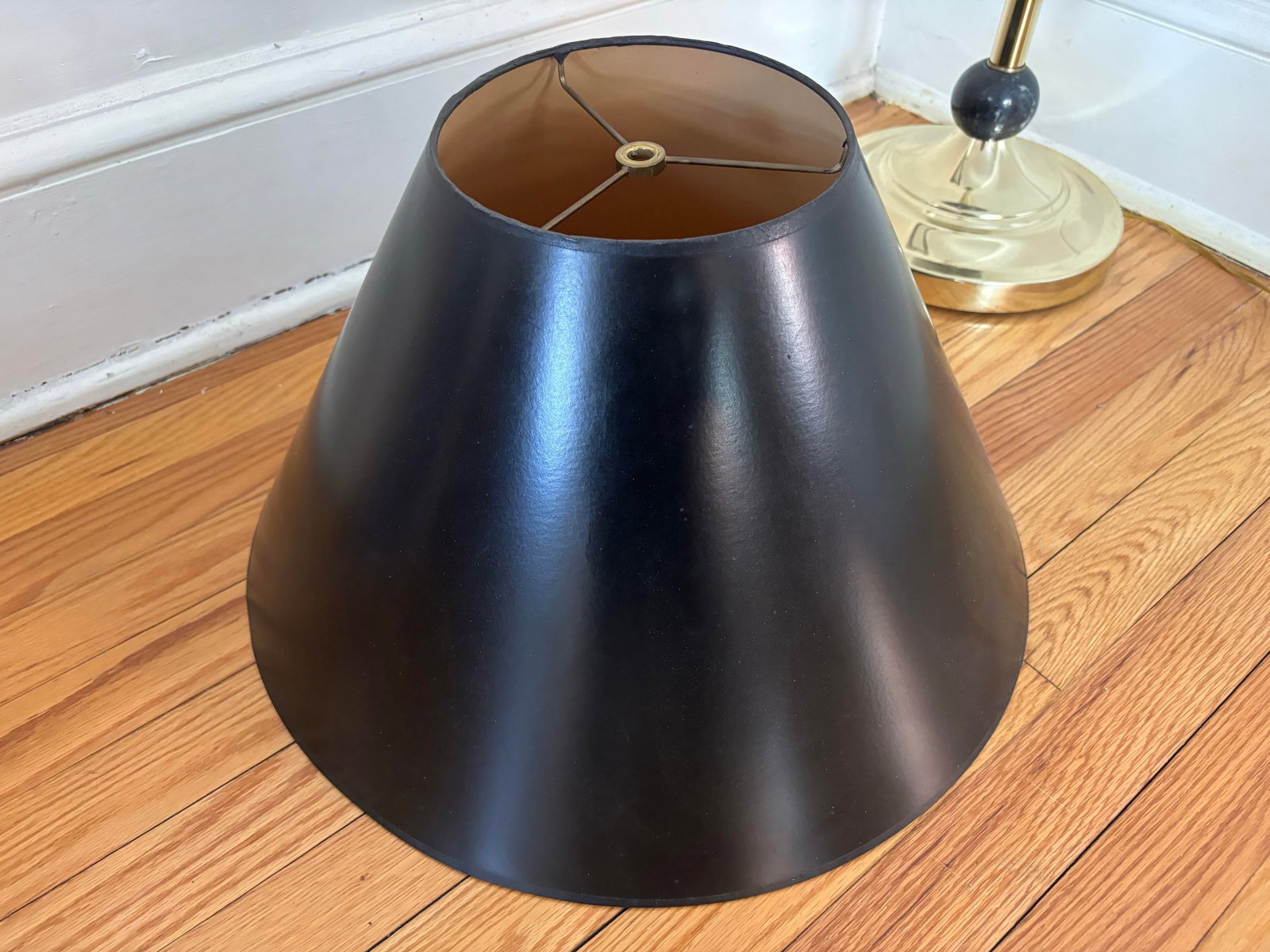 1970s Brass Floor Lamp With Marble Orbs and Black Shade - 10