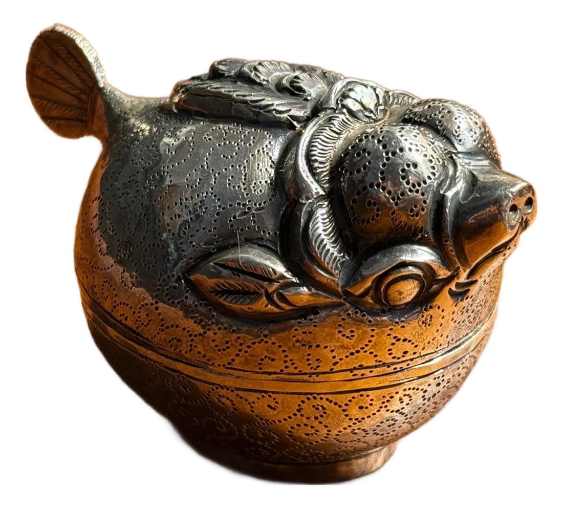 Vintage 900 Silver Cambodian Puffer Fish Repousse Lidded Trinket Box (1 of 7)