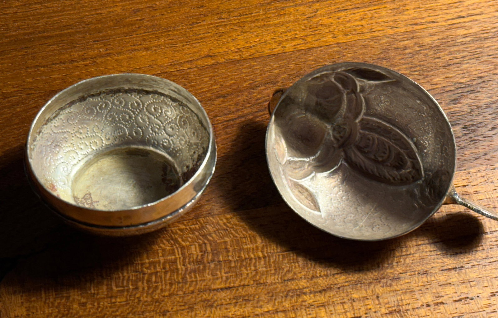 Vintage 900 Silver Cambodian Puffer Fish Repousse Lidded Trinket Box - 2