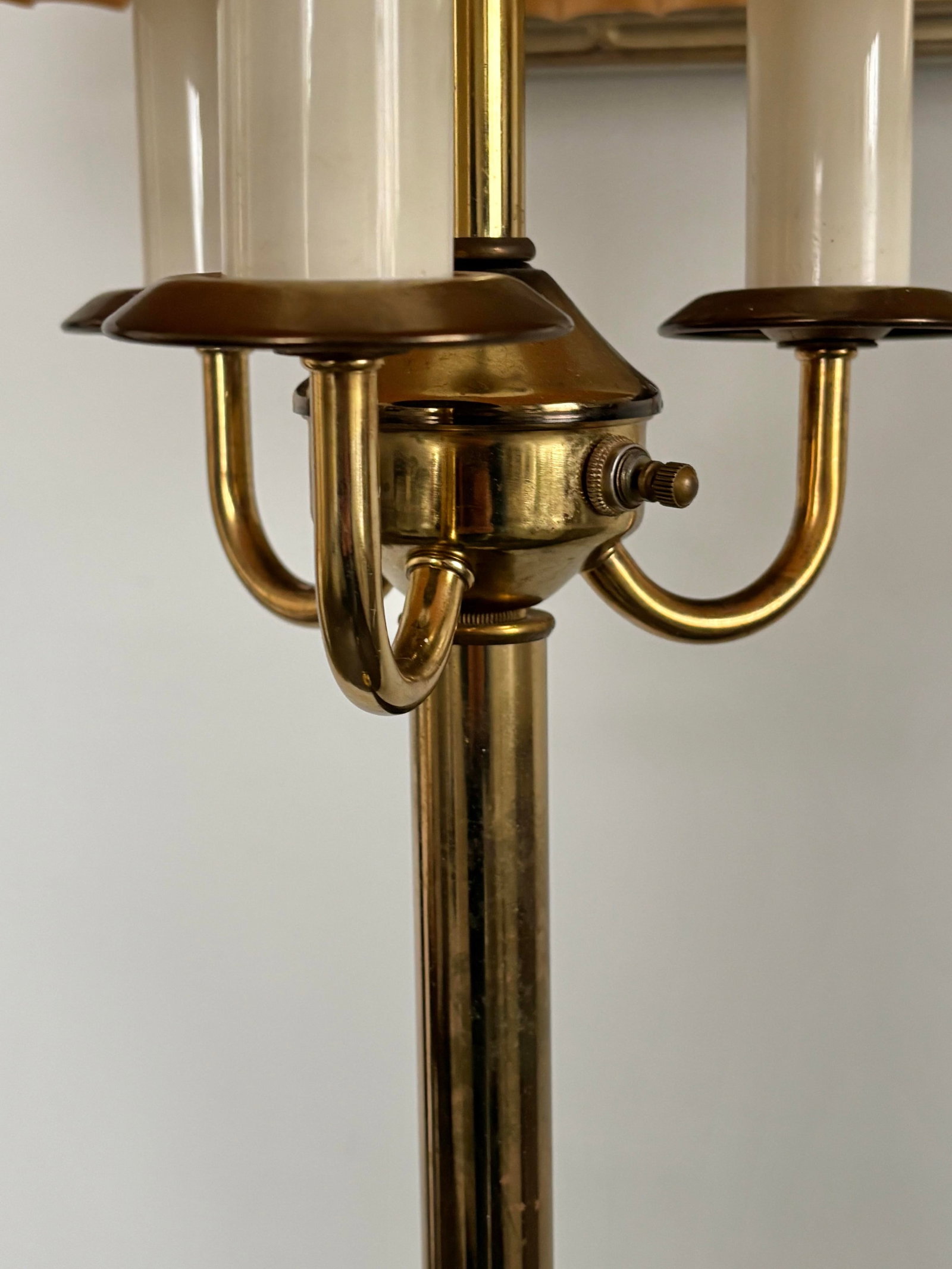 Late 20th Century American 4-Light Brass Floor Lamp on Round Base With Shade - 4