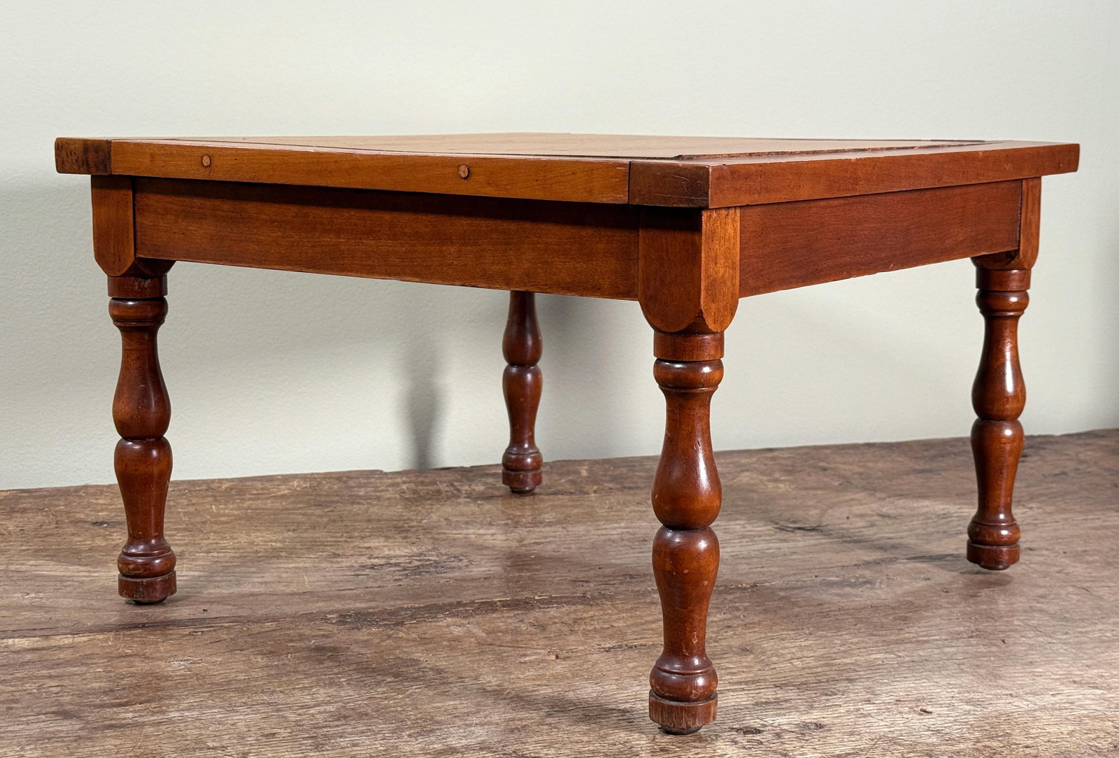 19th Century American Walnut Turned Leg Side Table - 7