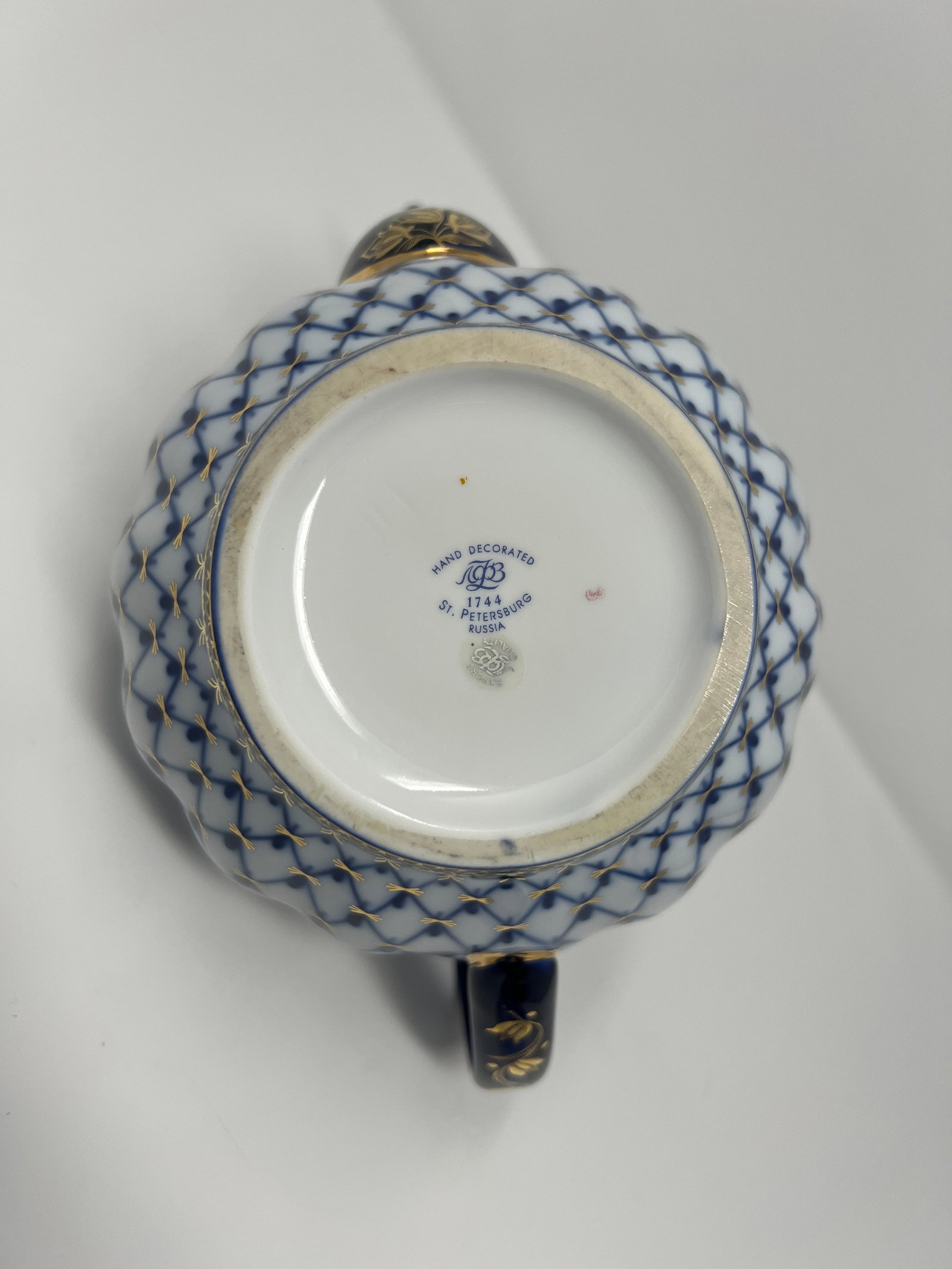 1970s Imperial Russian Cobalt Net Porcelain Teapot With Hand-Painted Gold - 11