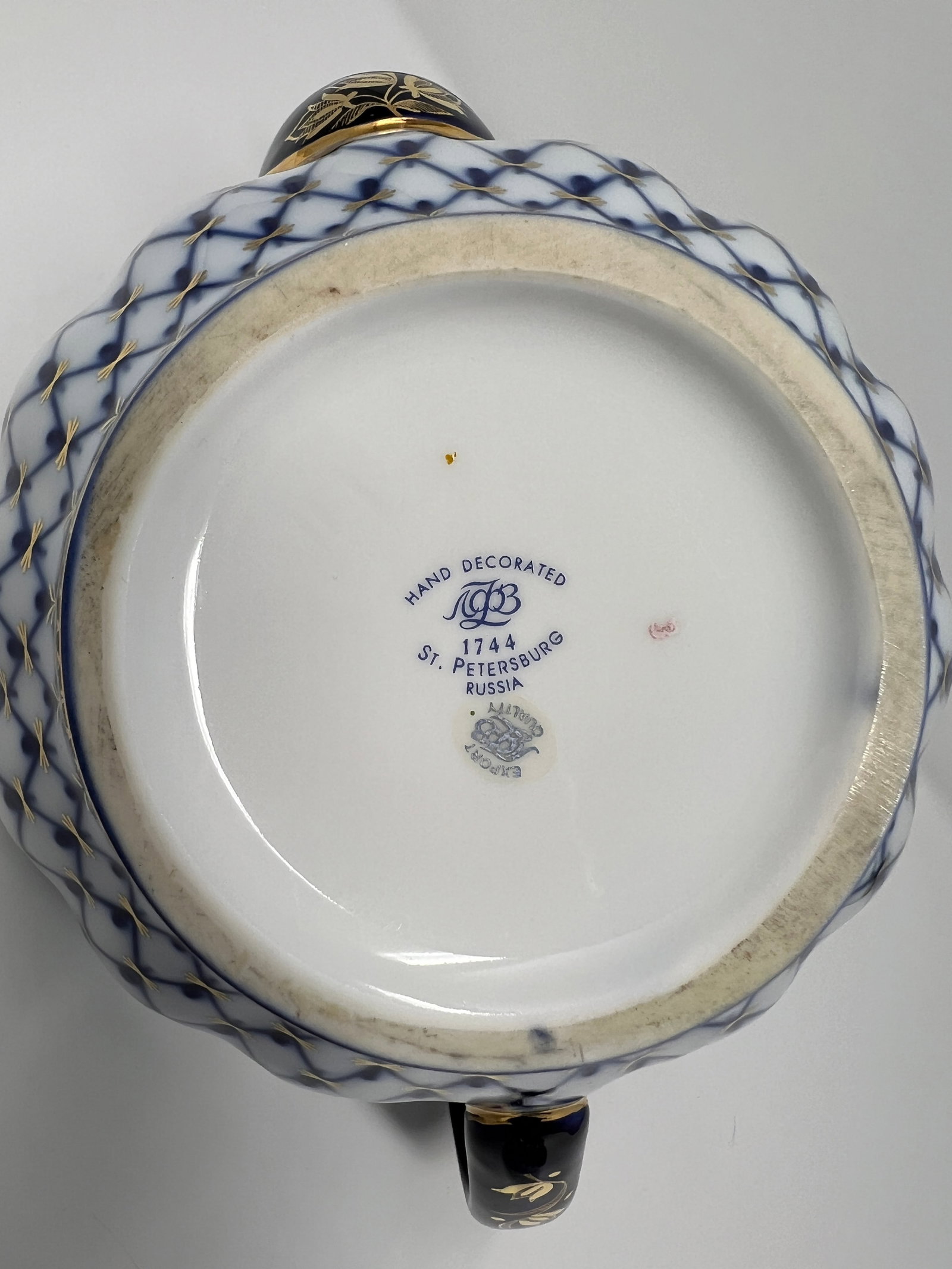 1970s Imperial Russian Cobalt Net Porcelain Teapot With Hand-Painted Gold - 12