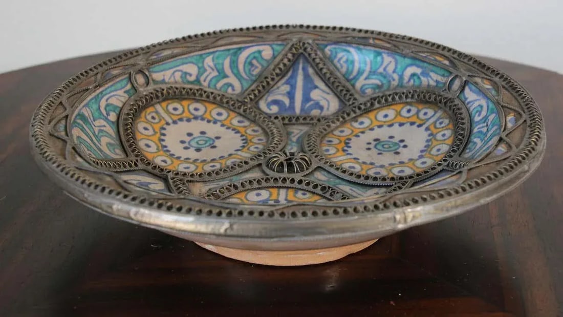 Moorish Moroccan Ceramic Bowl Adorned with Silver Filigree from Fez - 3